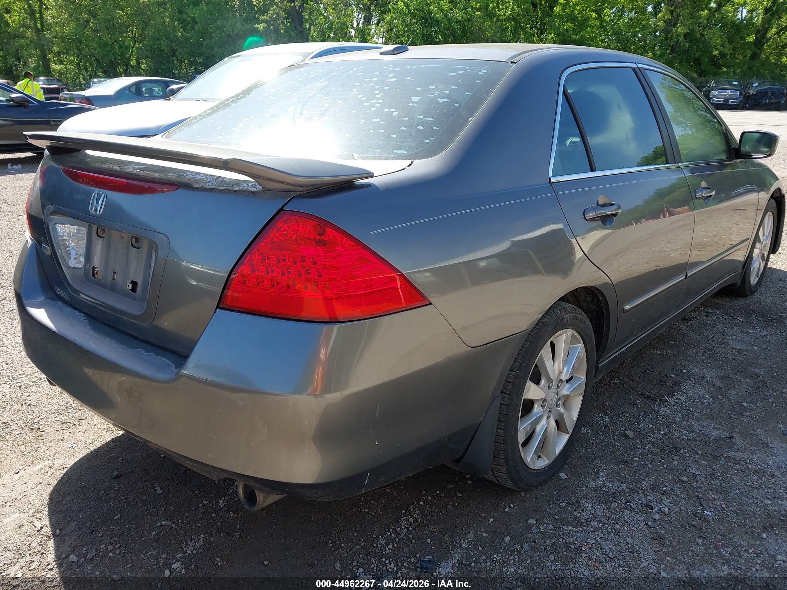 HONDA ACCORD image 4