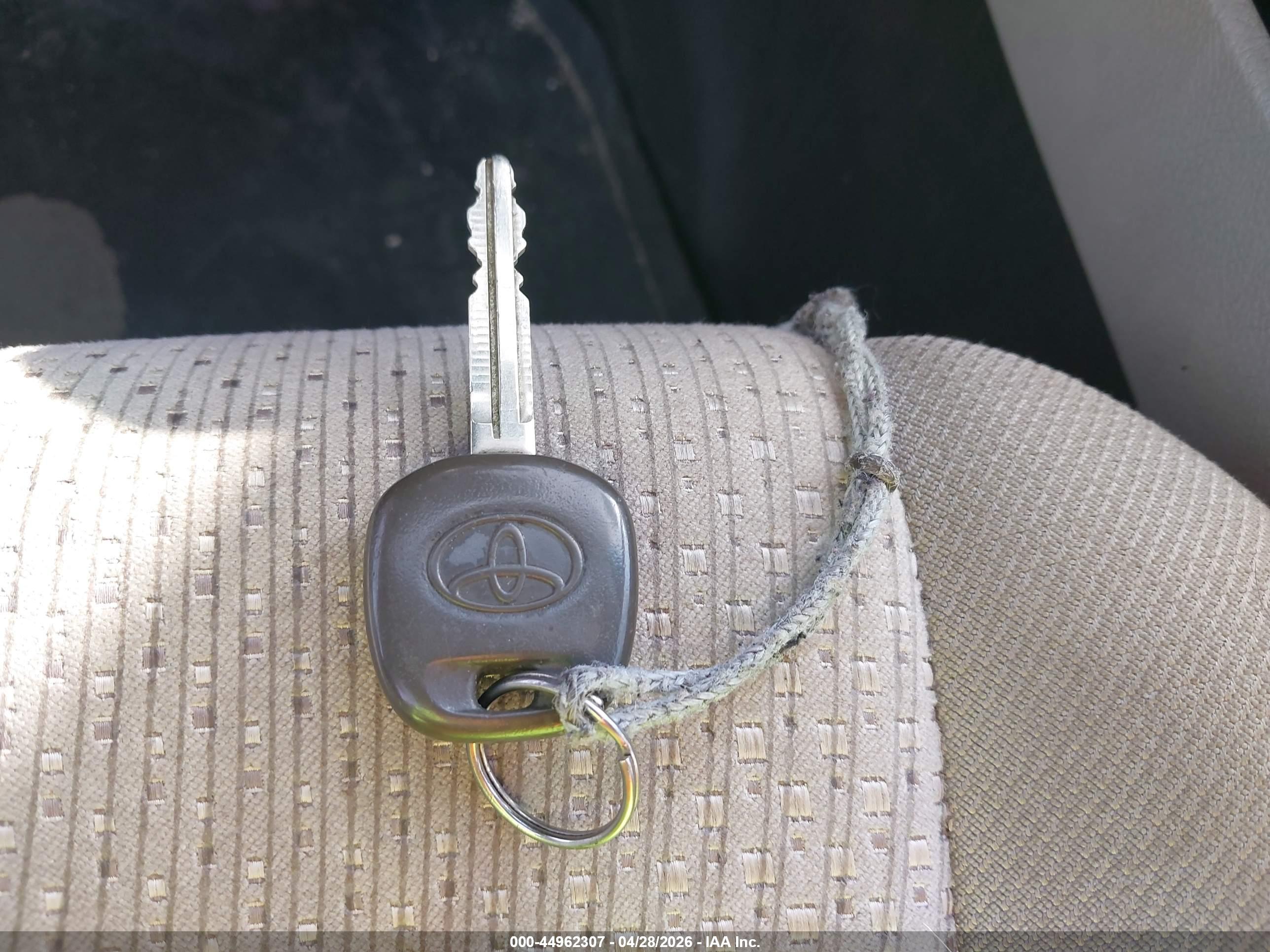 TOYOTA CAMRY image 11