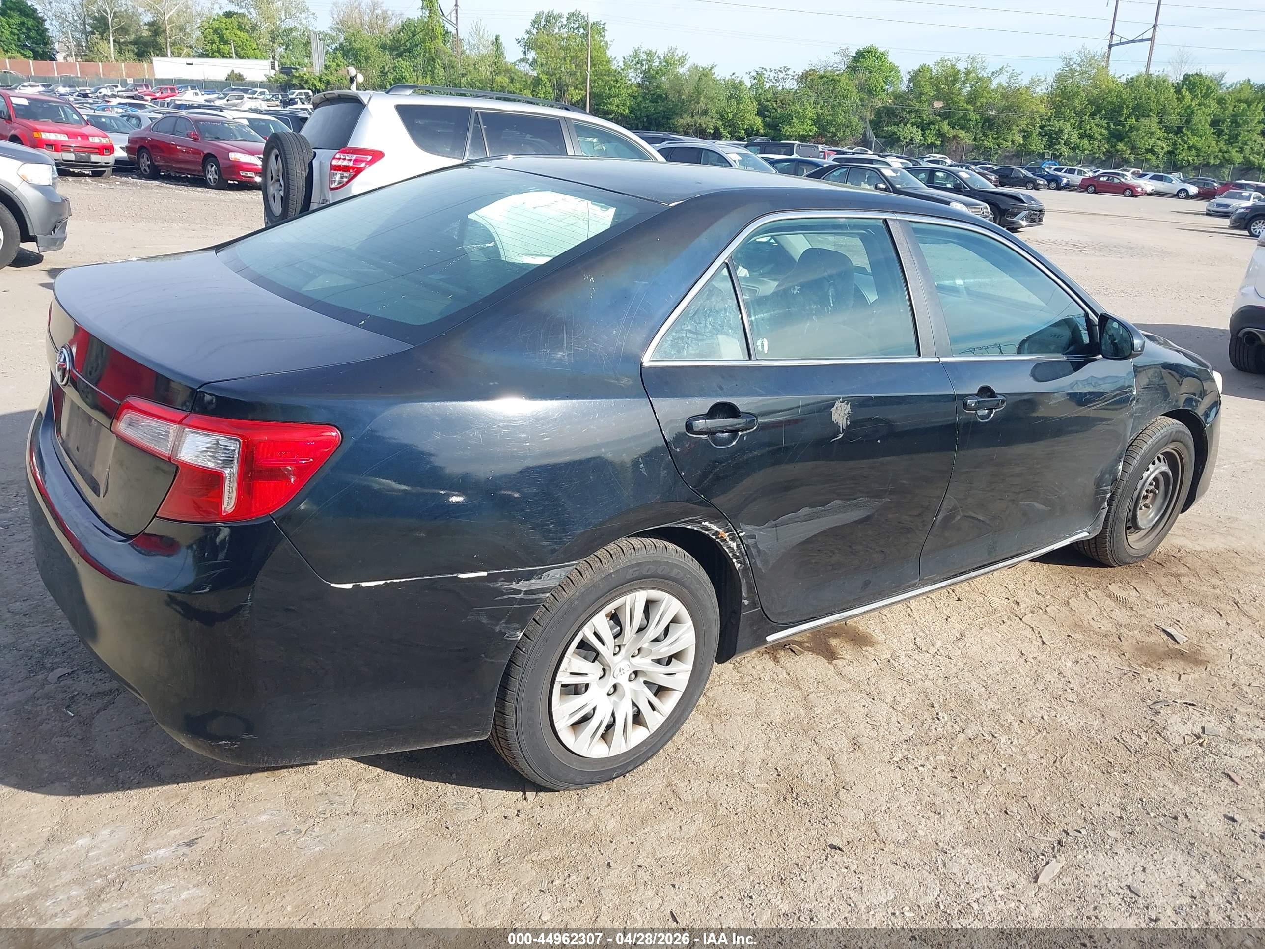 TOYOTA CAMRY image 4