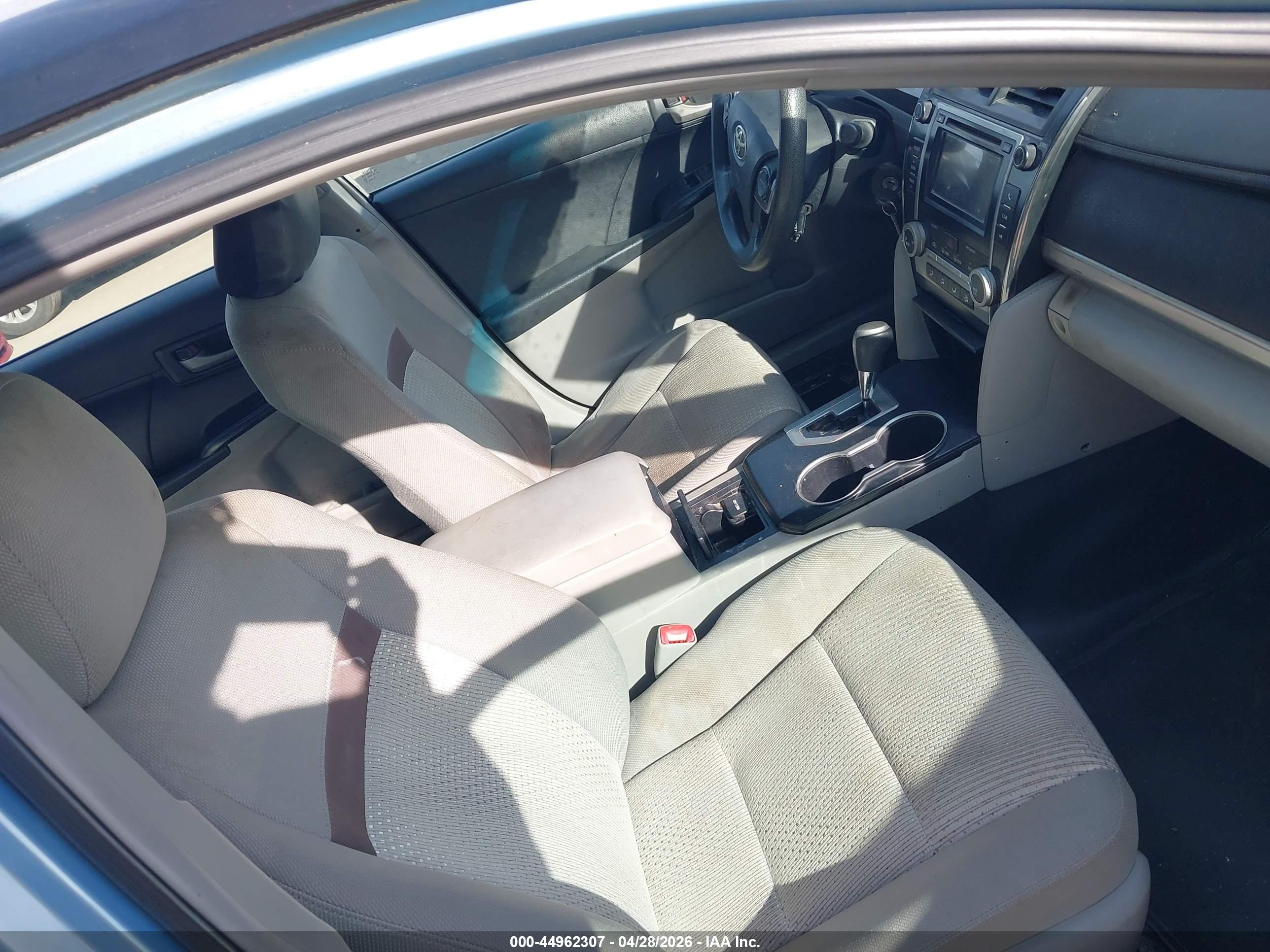 TOYOTA CAMRY image 5