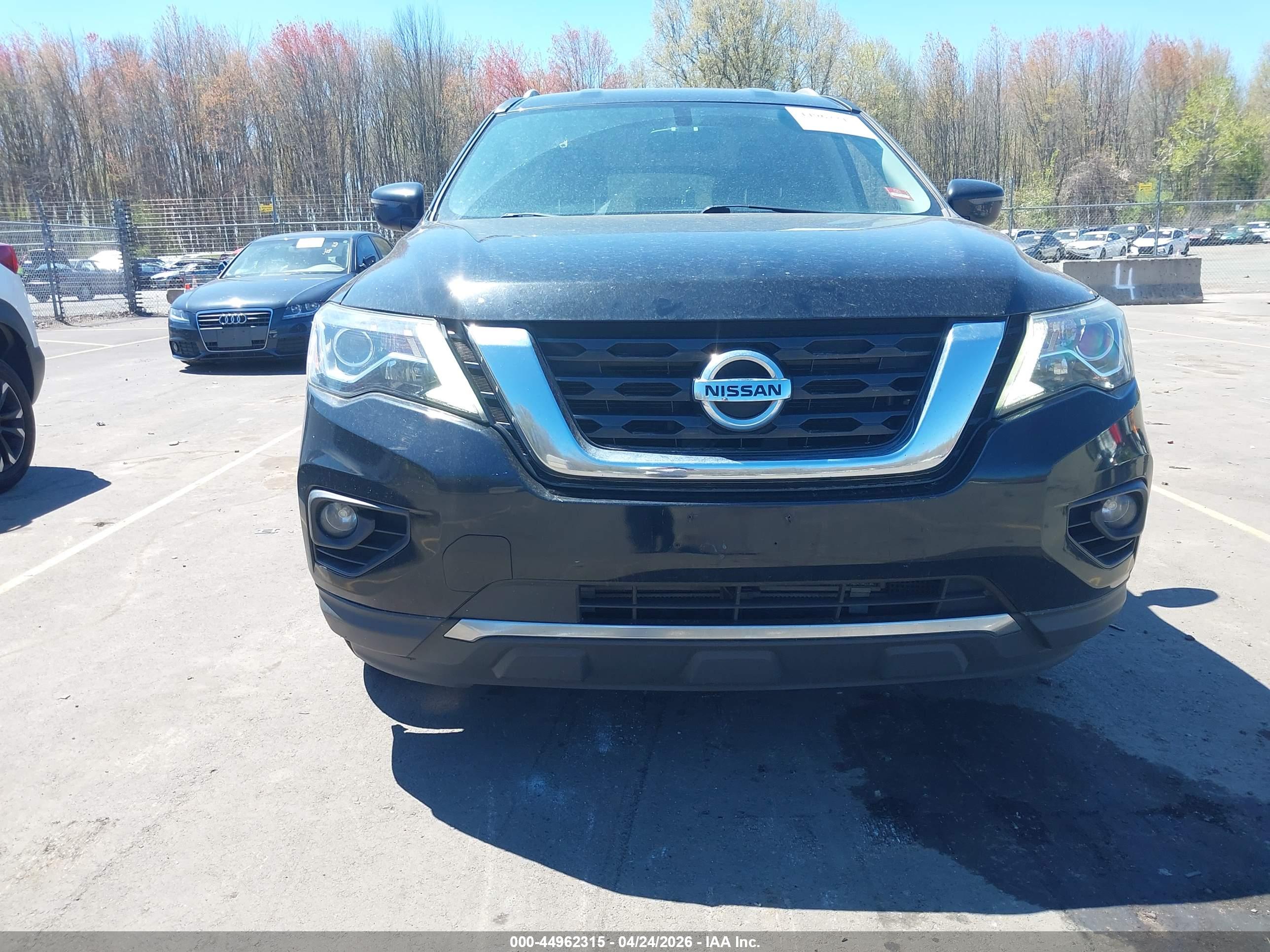 NISSAN PATHFINDER image 6