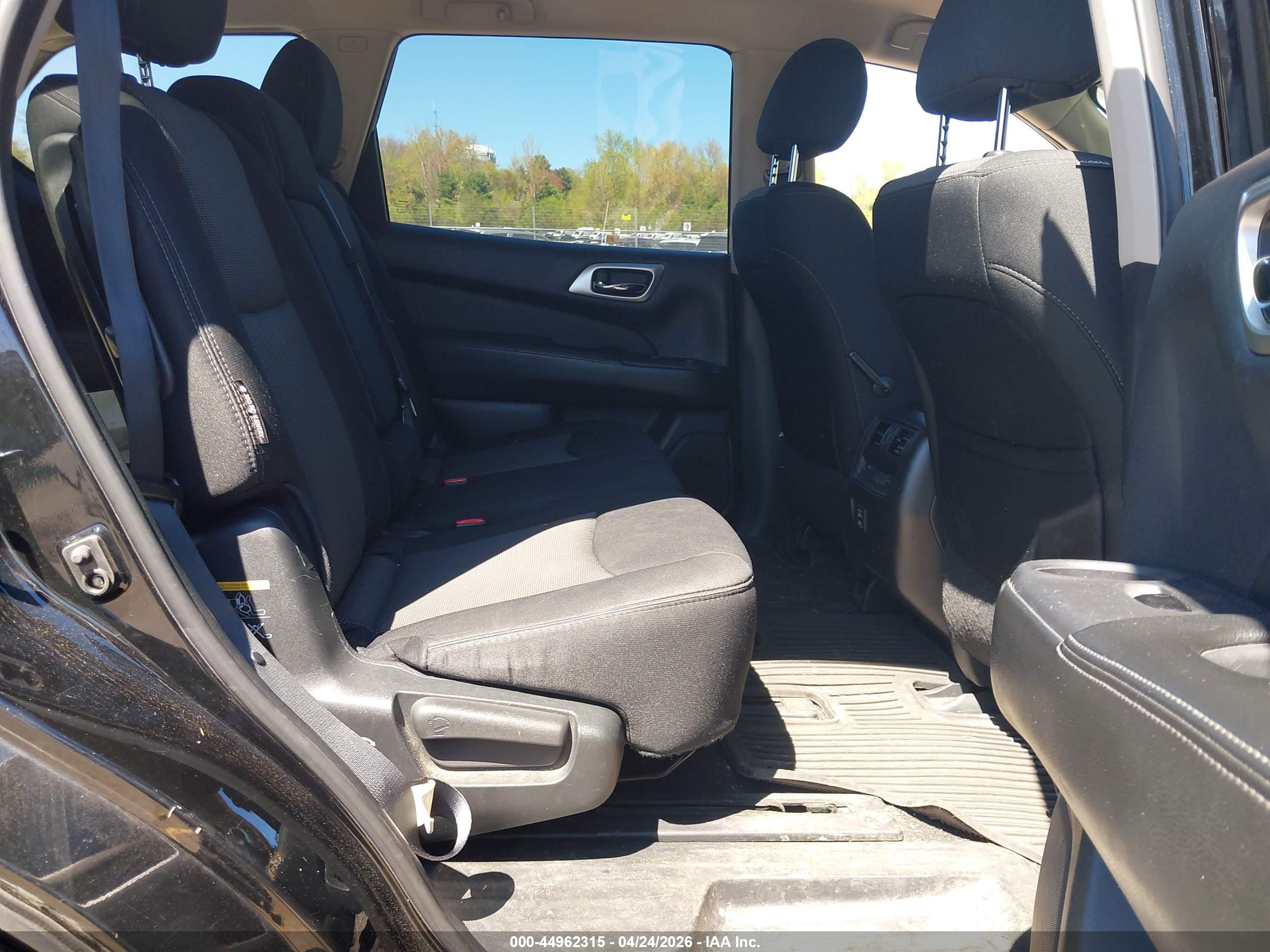NISSAN PATHFINDER image 8