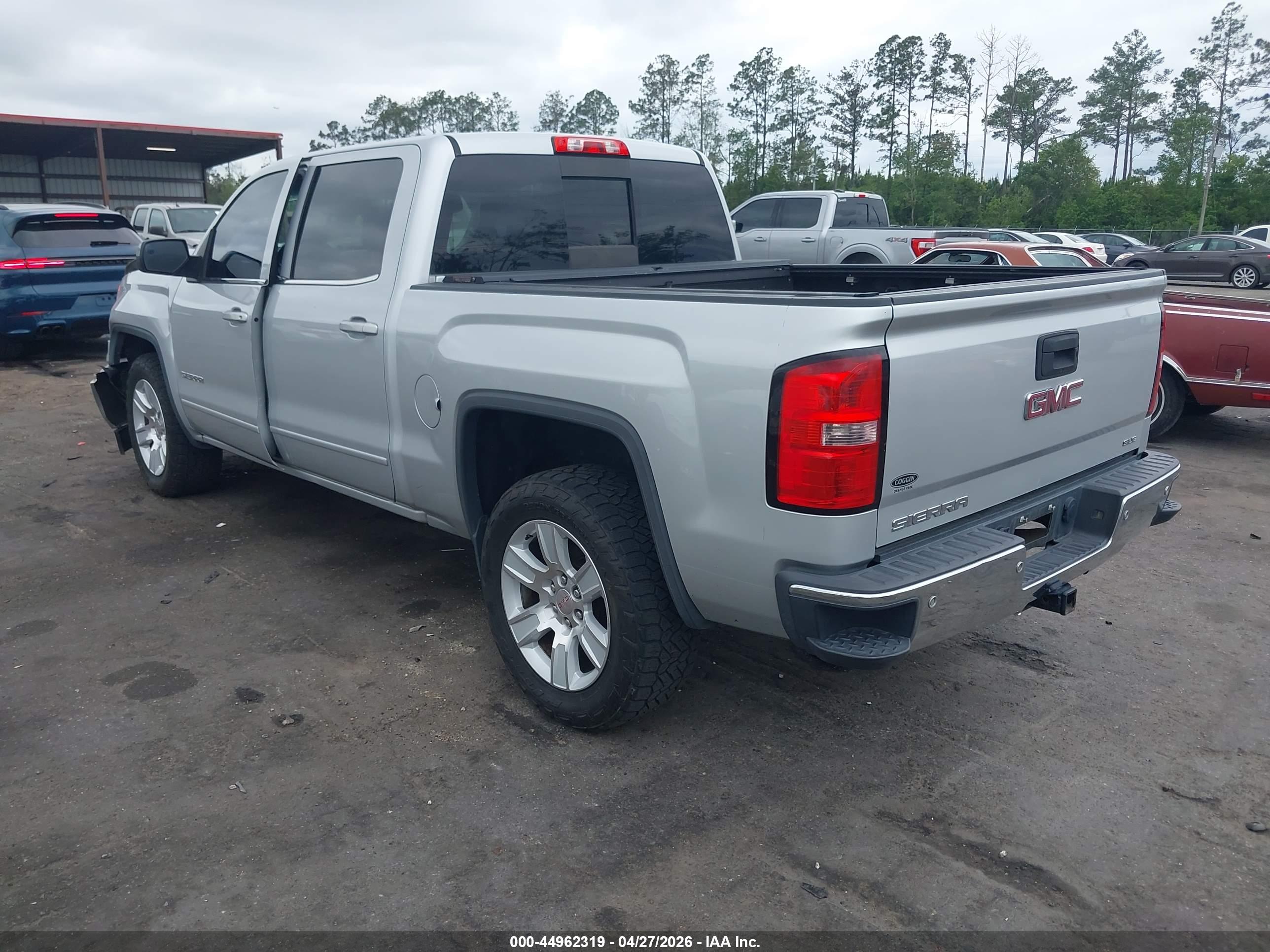 GMC SIERRA image 3