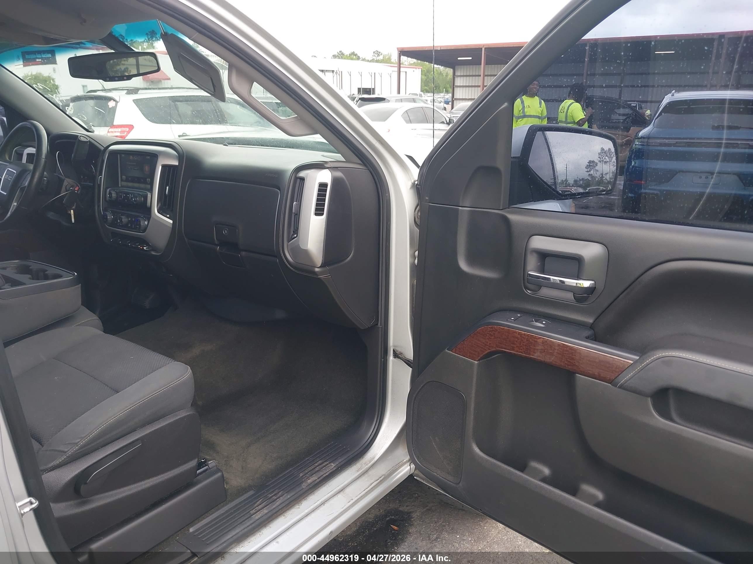 GMC SIERRA image 5
