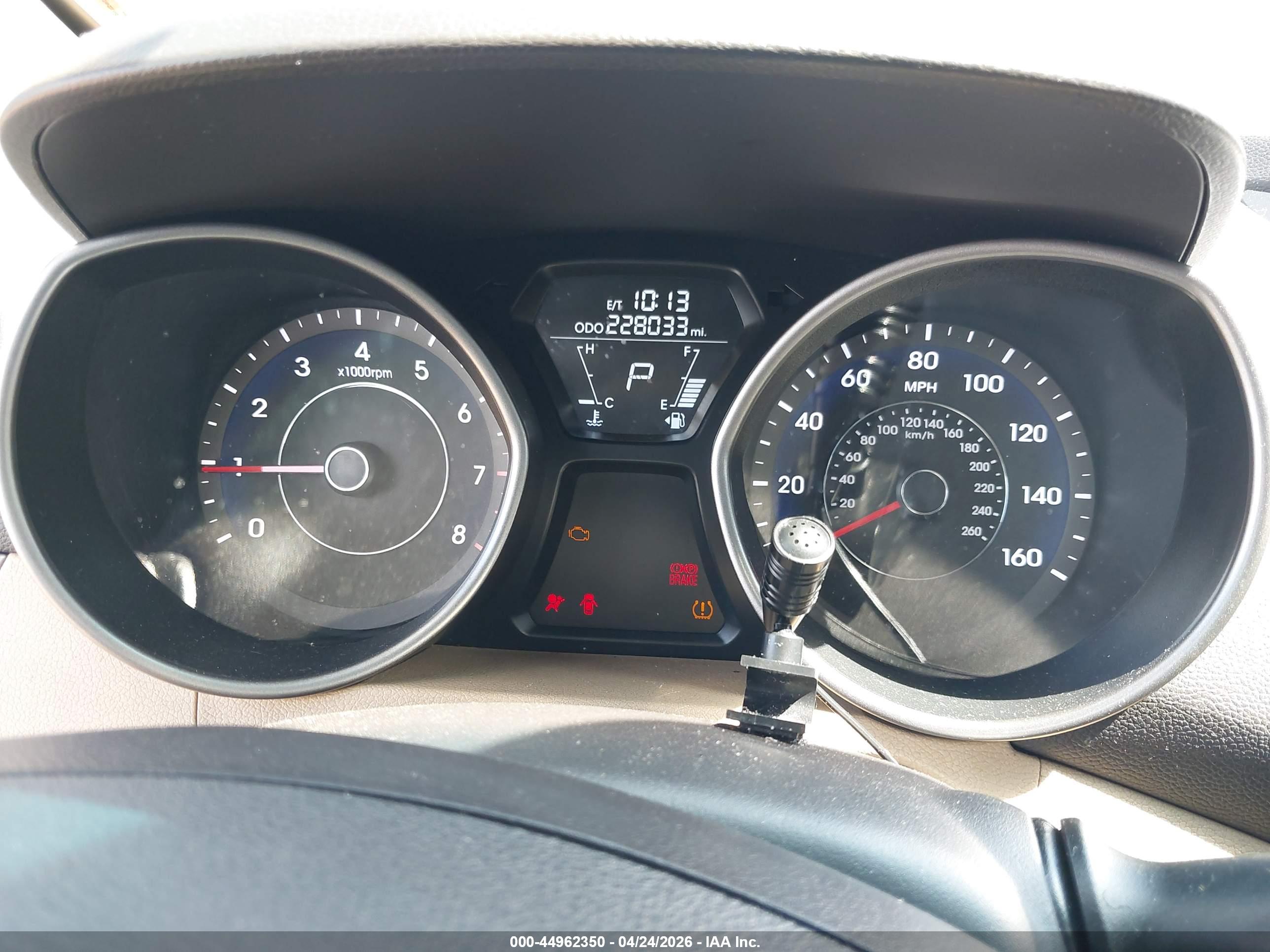 HYUNDAI ELANTRA image 7