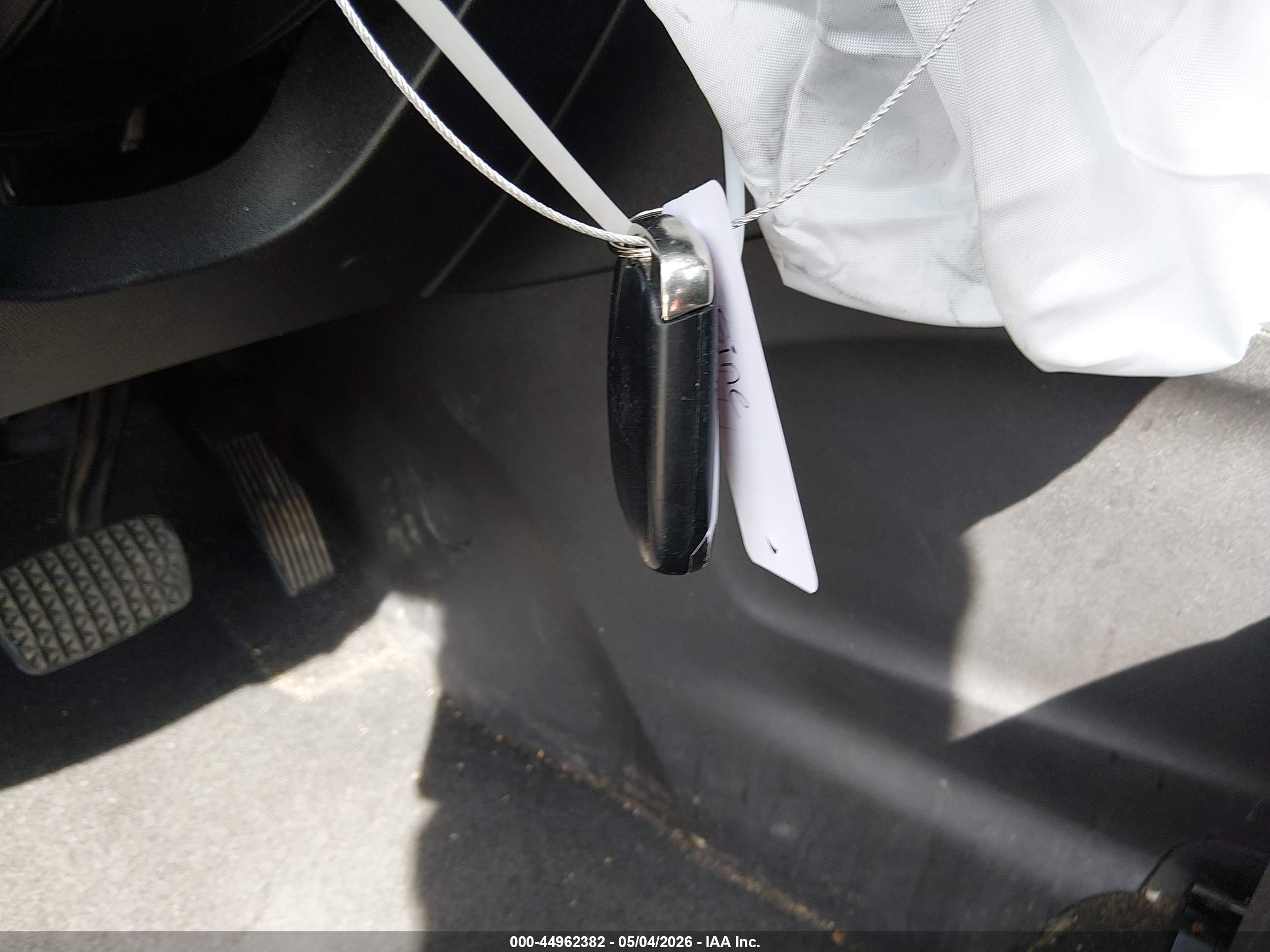 CHEVROLET EQUINOX image 11