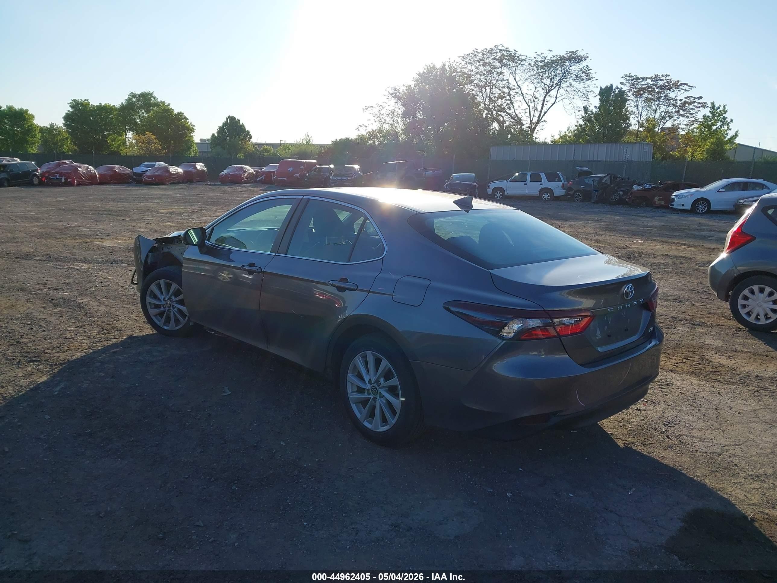 TOYOTA CAMRY image 3