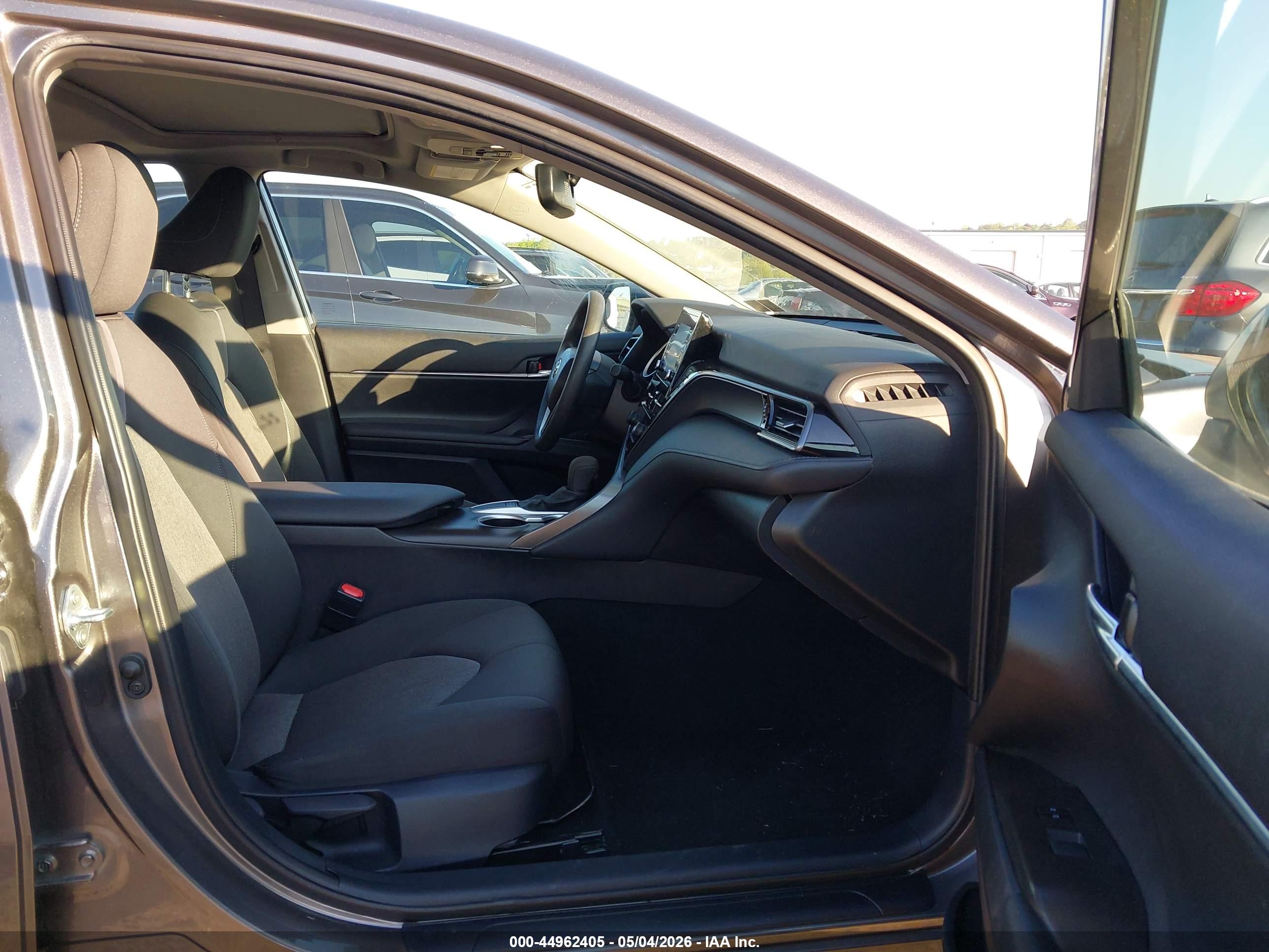 TOYOTA CAMRY image 5