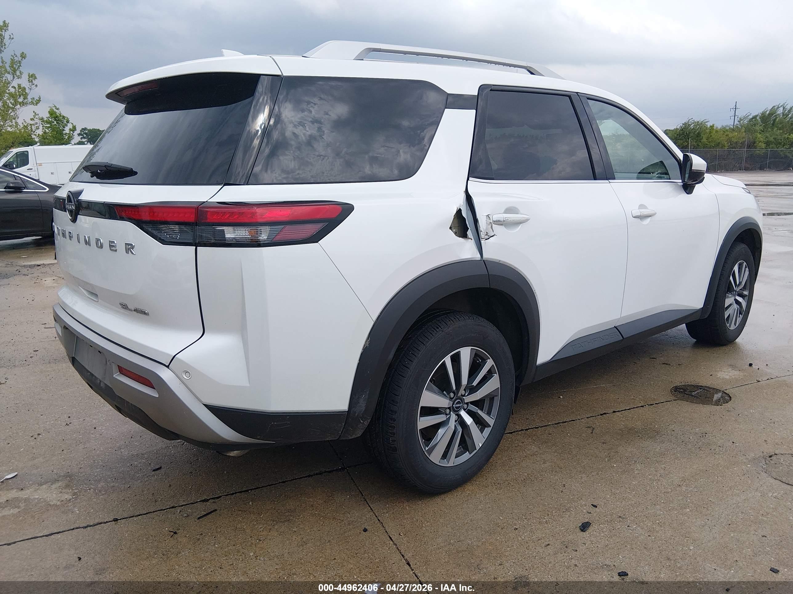 NISSAN PATHFINDER image 4