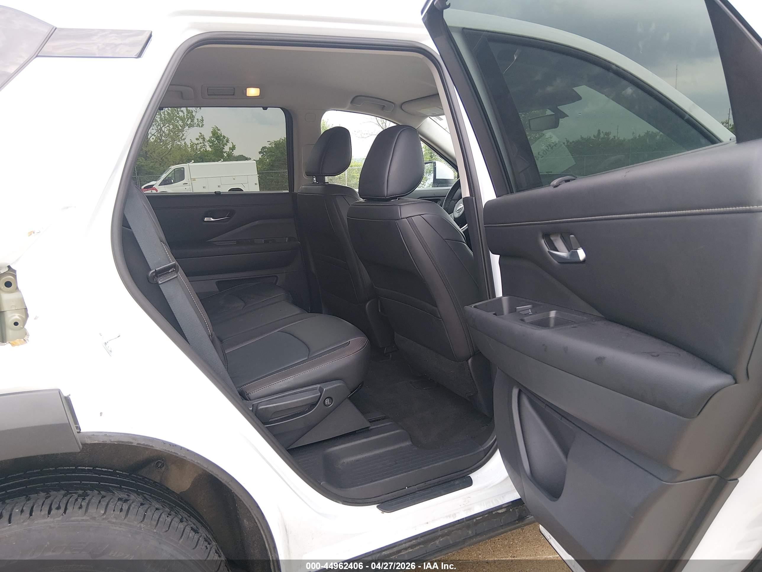 NISSAN PATHFINDER image 8