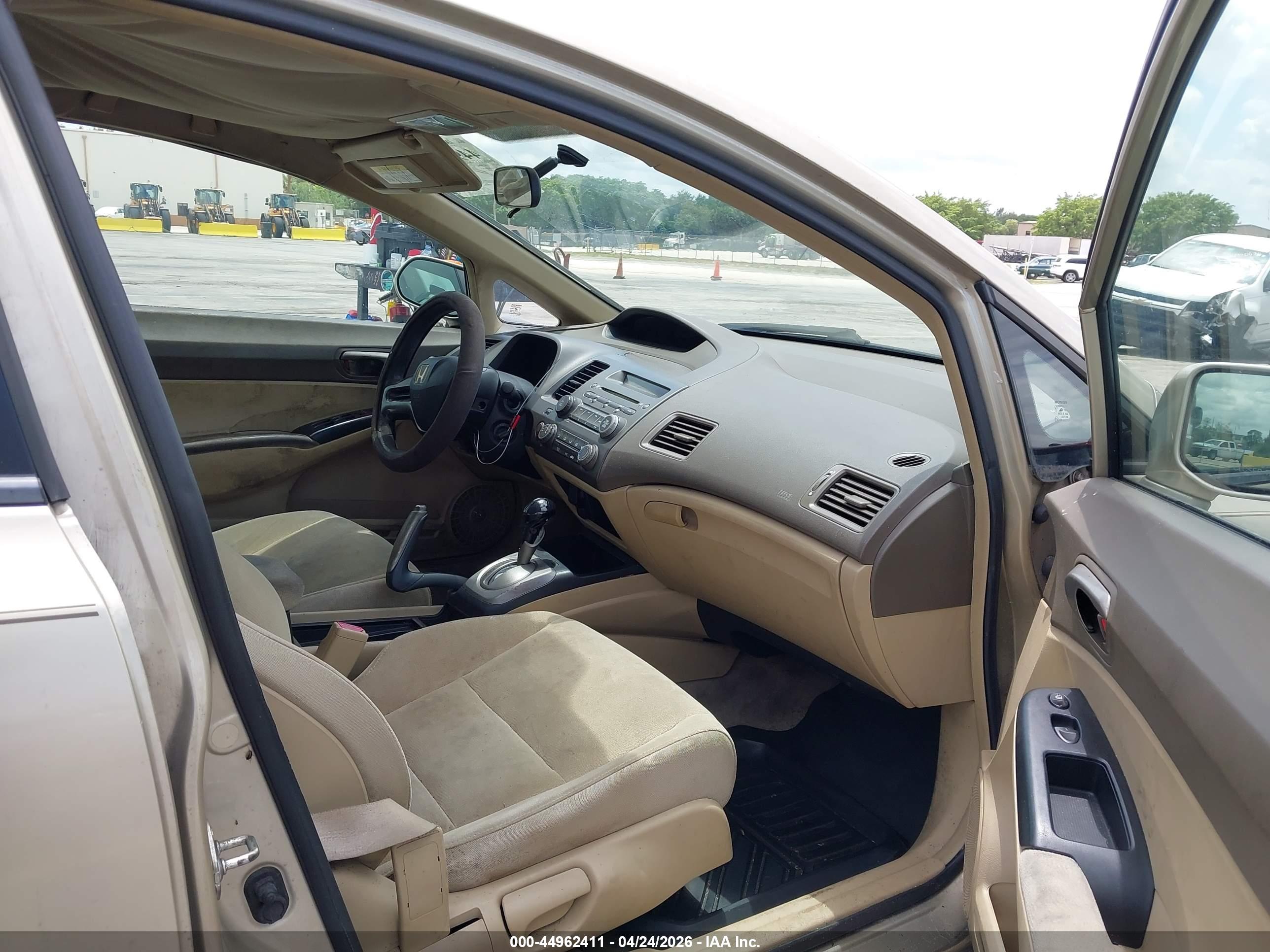 HONDA CIVIC image 5