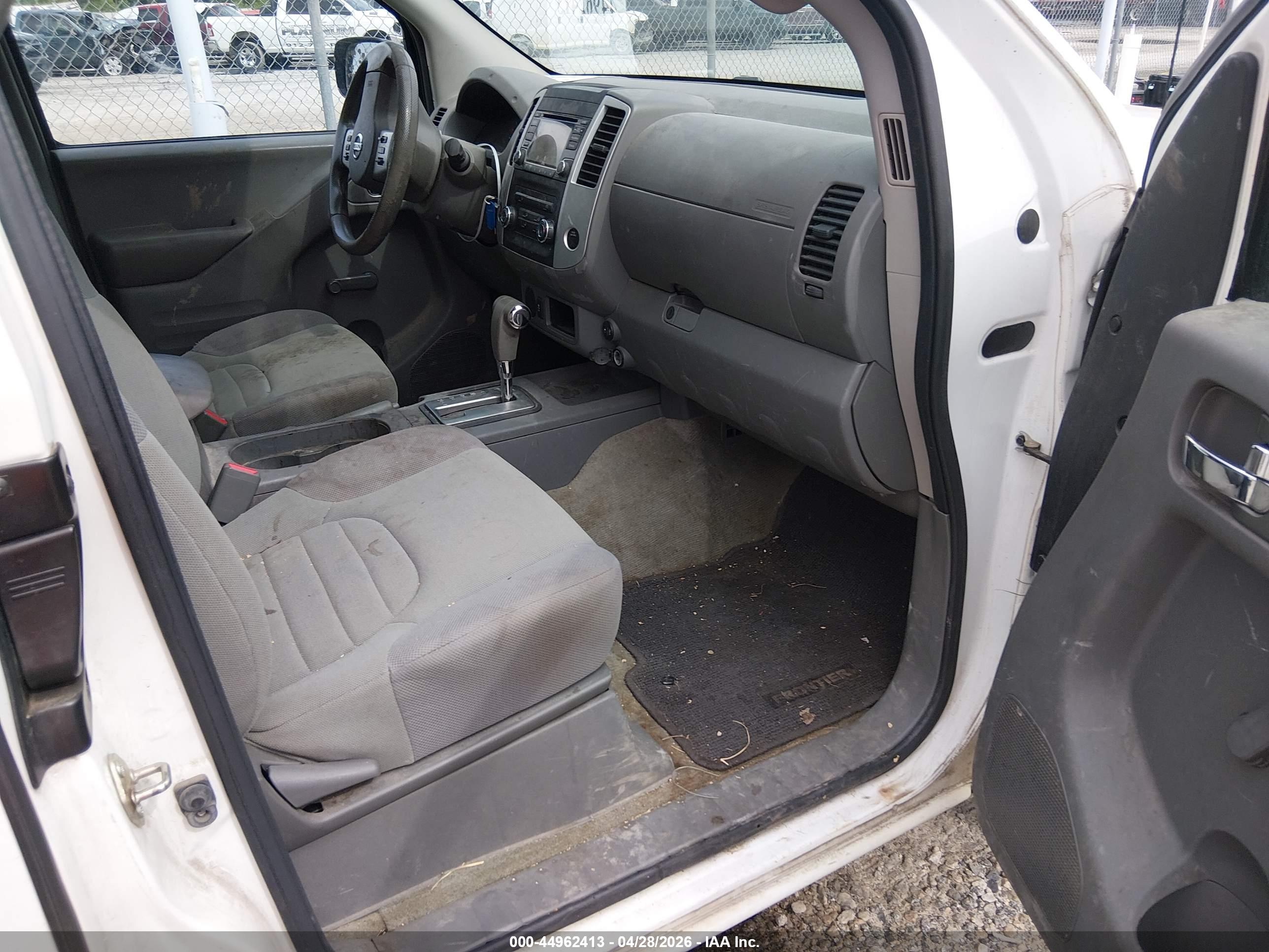 NISSAN FRONTIER image 5