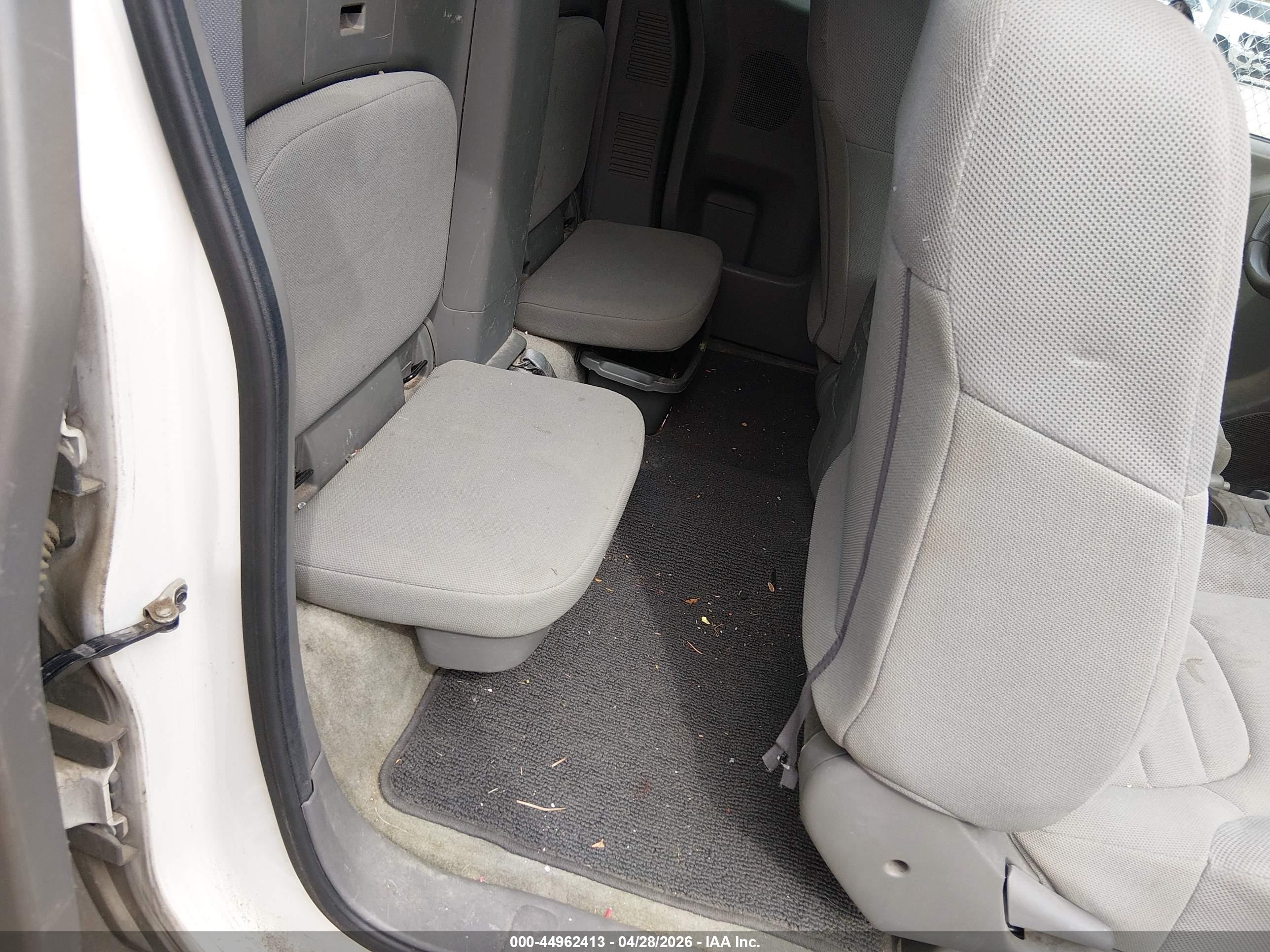 NISSAN FRONTIER image 8