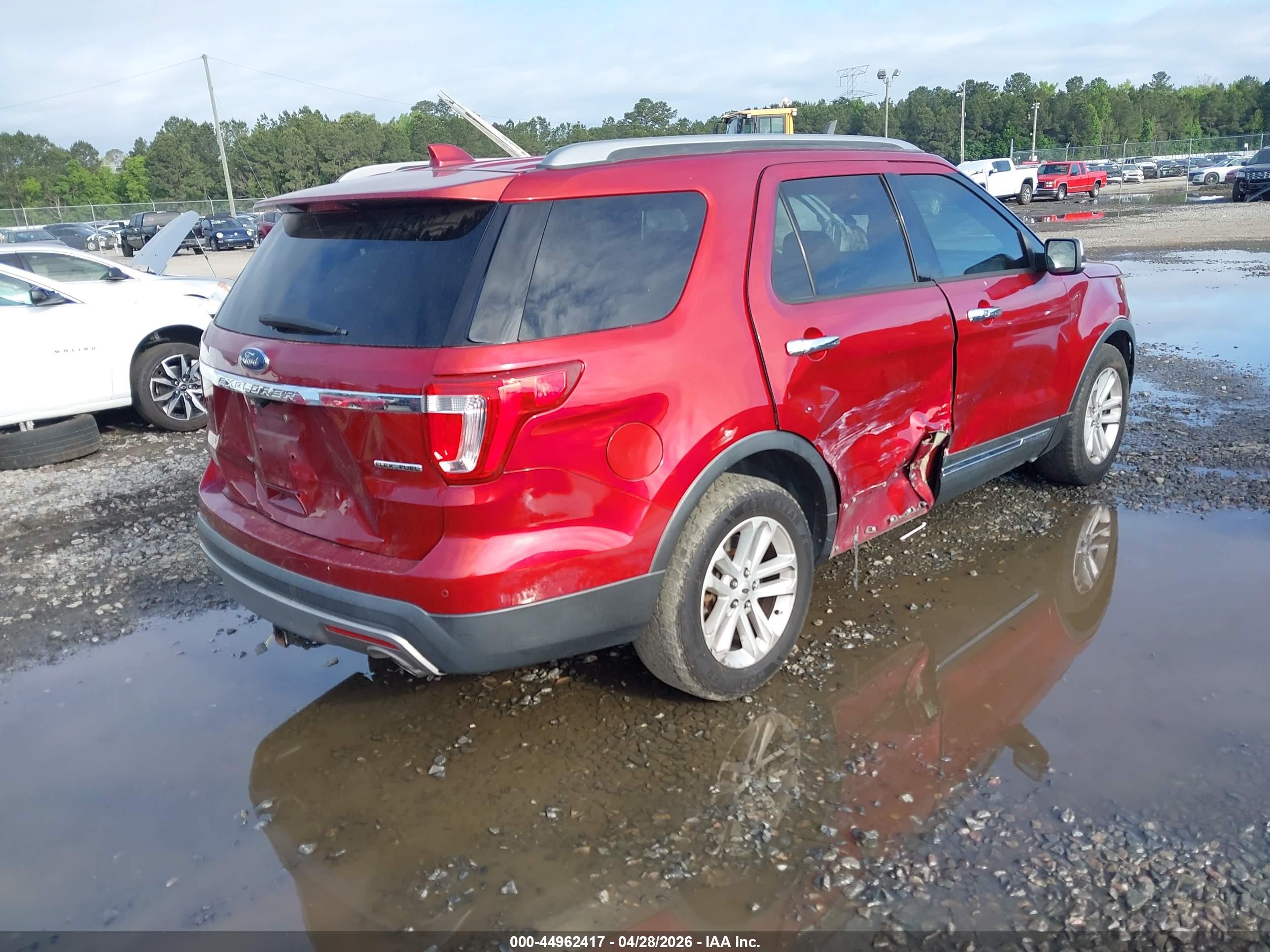 FORD EXPLORER image 4