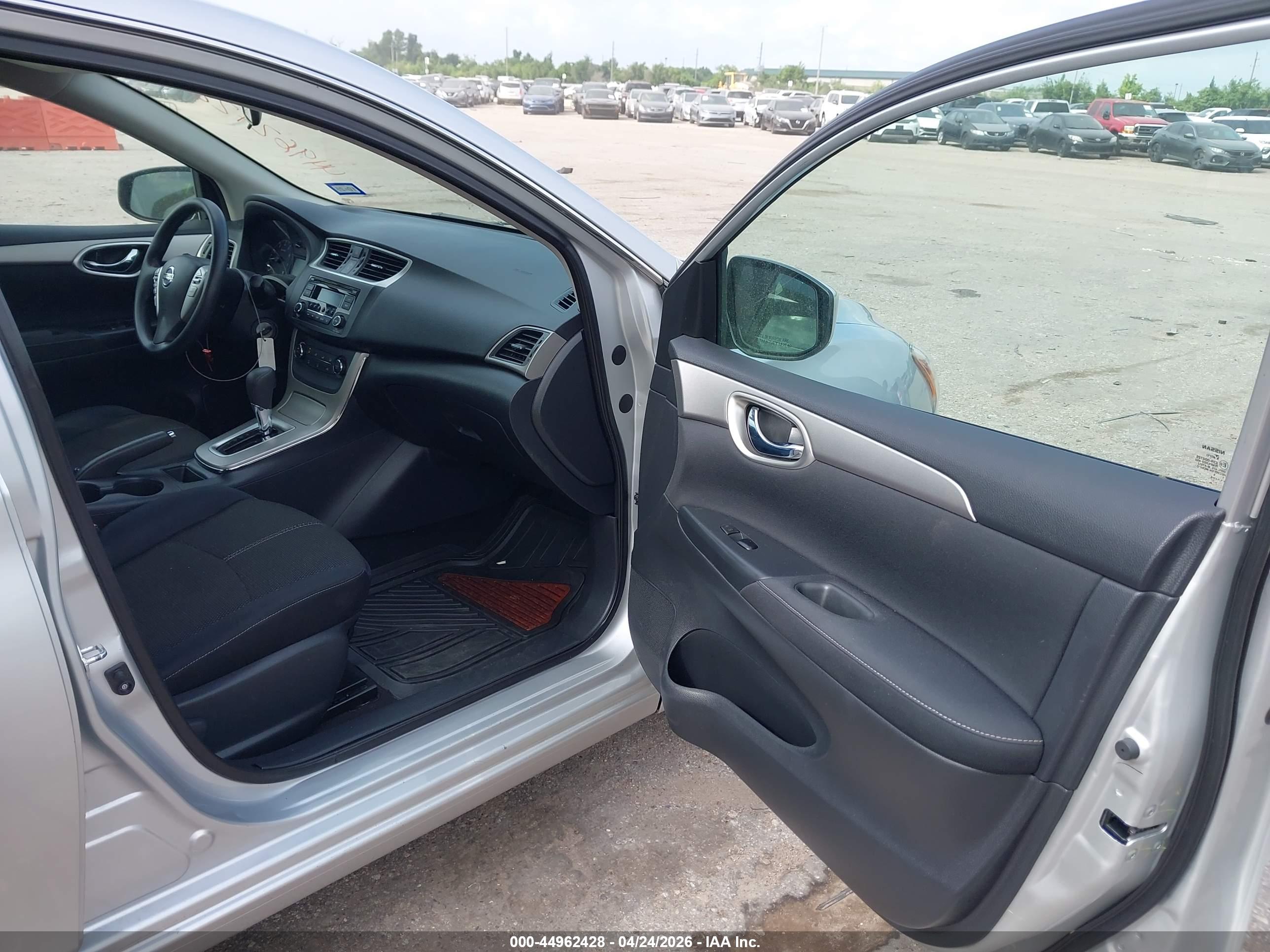 NISSAN SENTRA image 5