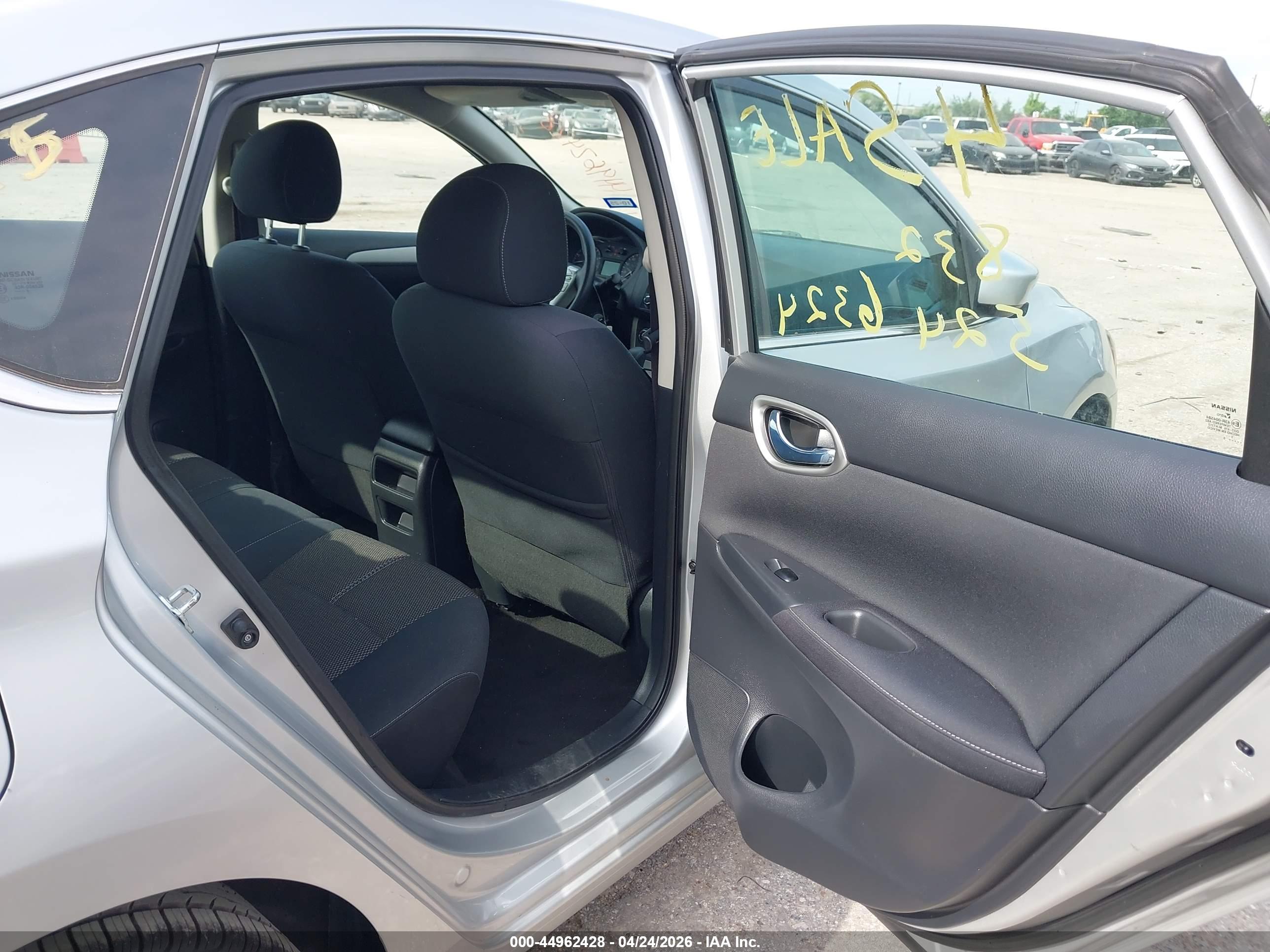 NISSAN SENTRA image 8