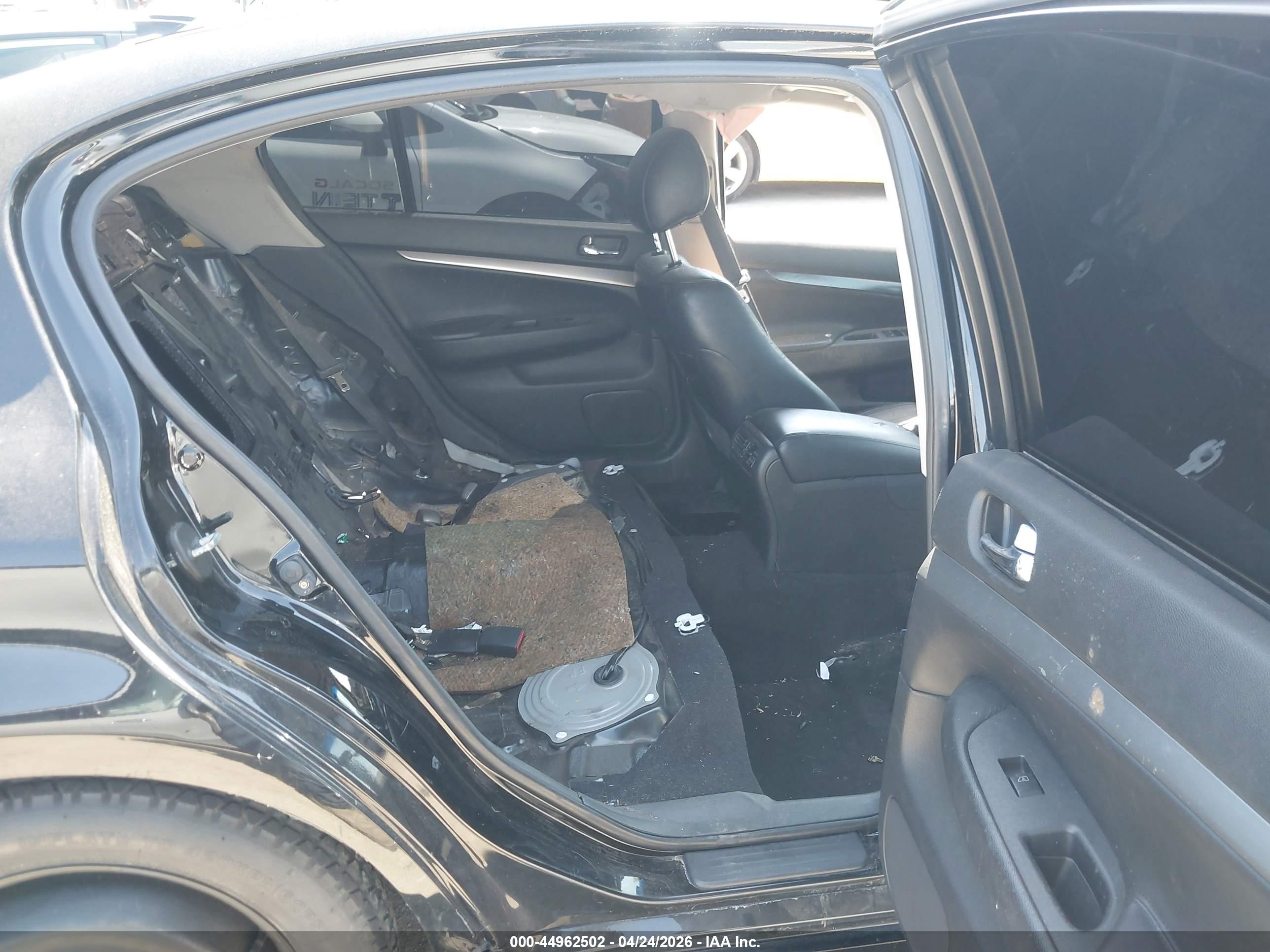 INFINITI G37 image 8