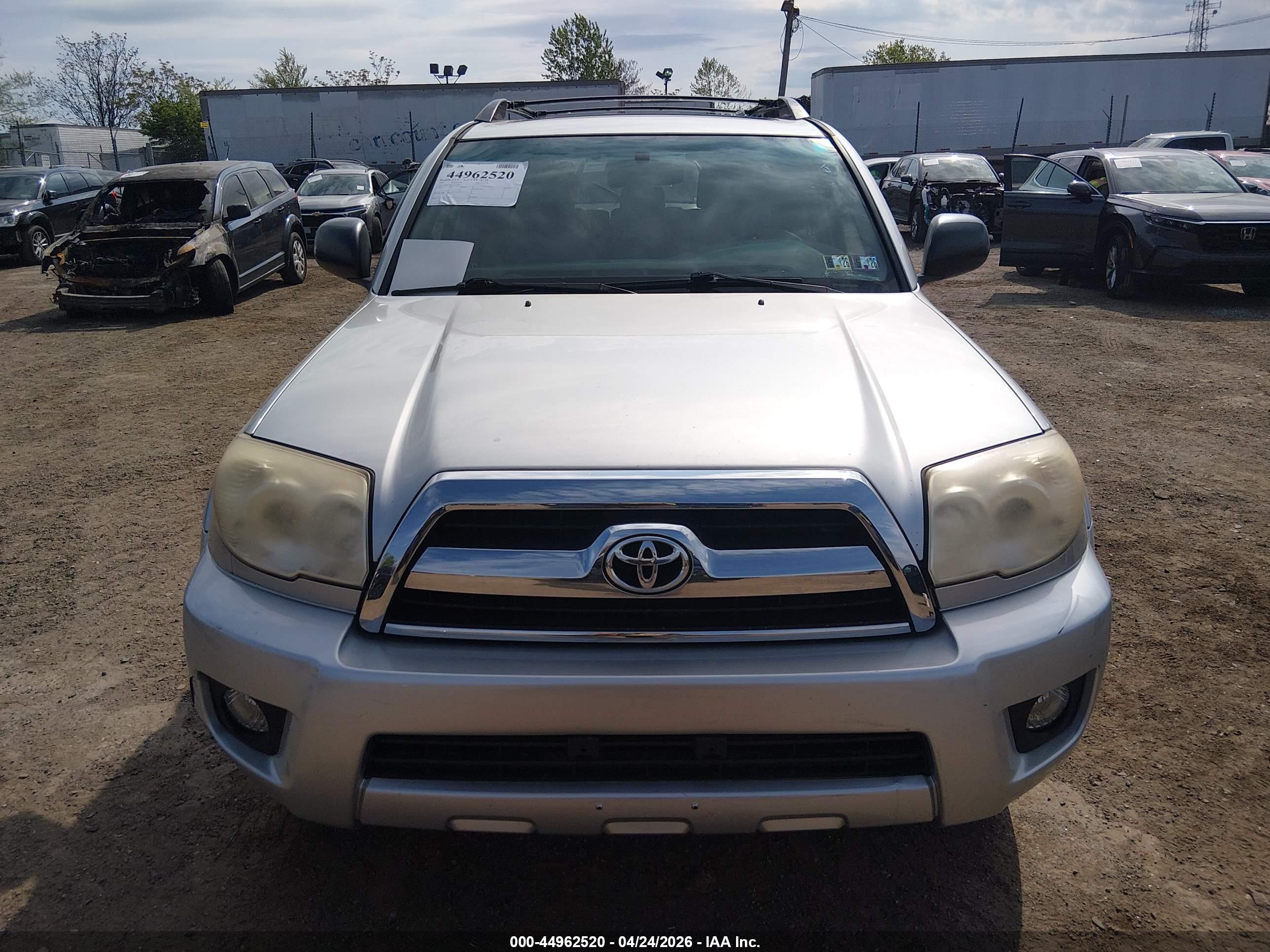 TOYOTA 4RUNNER image 6