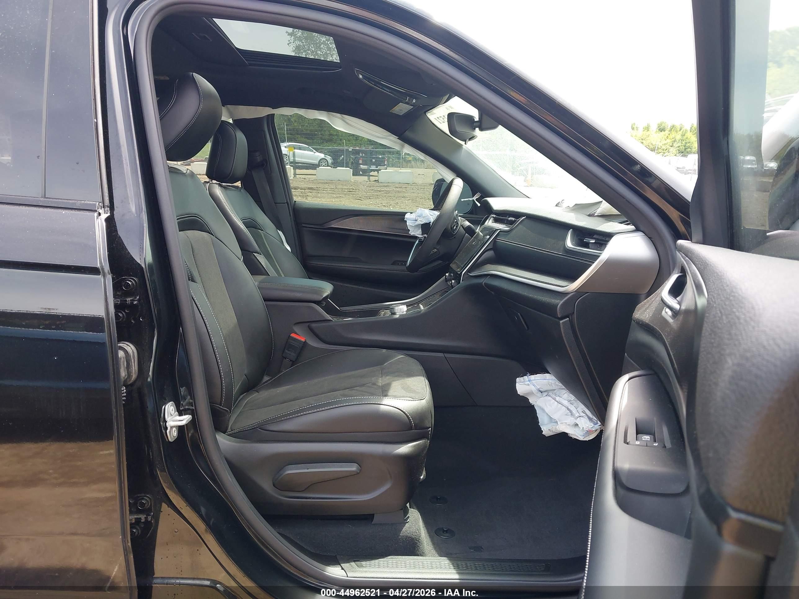 JEEP GRAND image 5