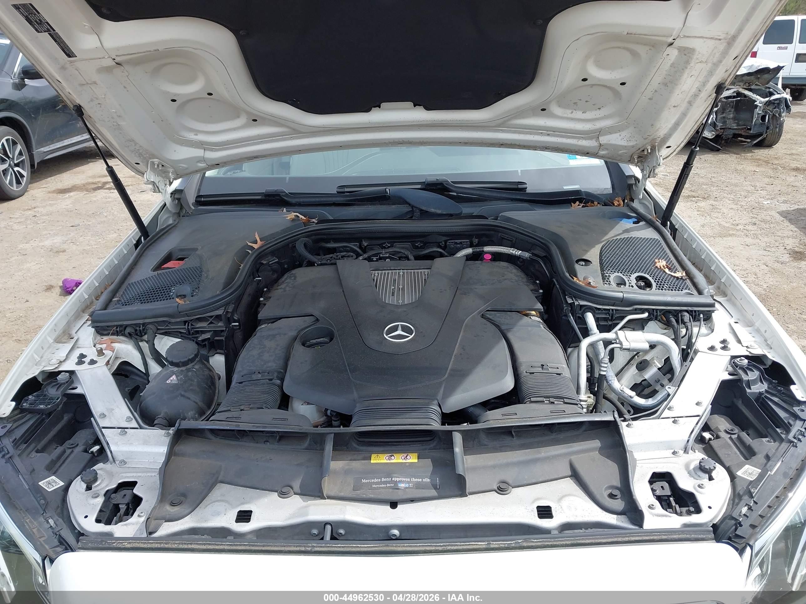 MERCEDES-BENZ E image 10
