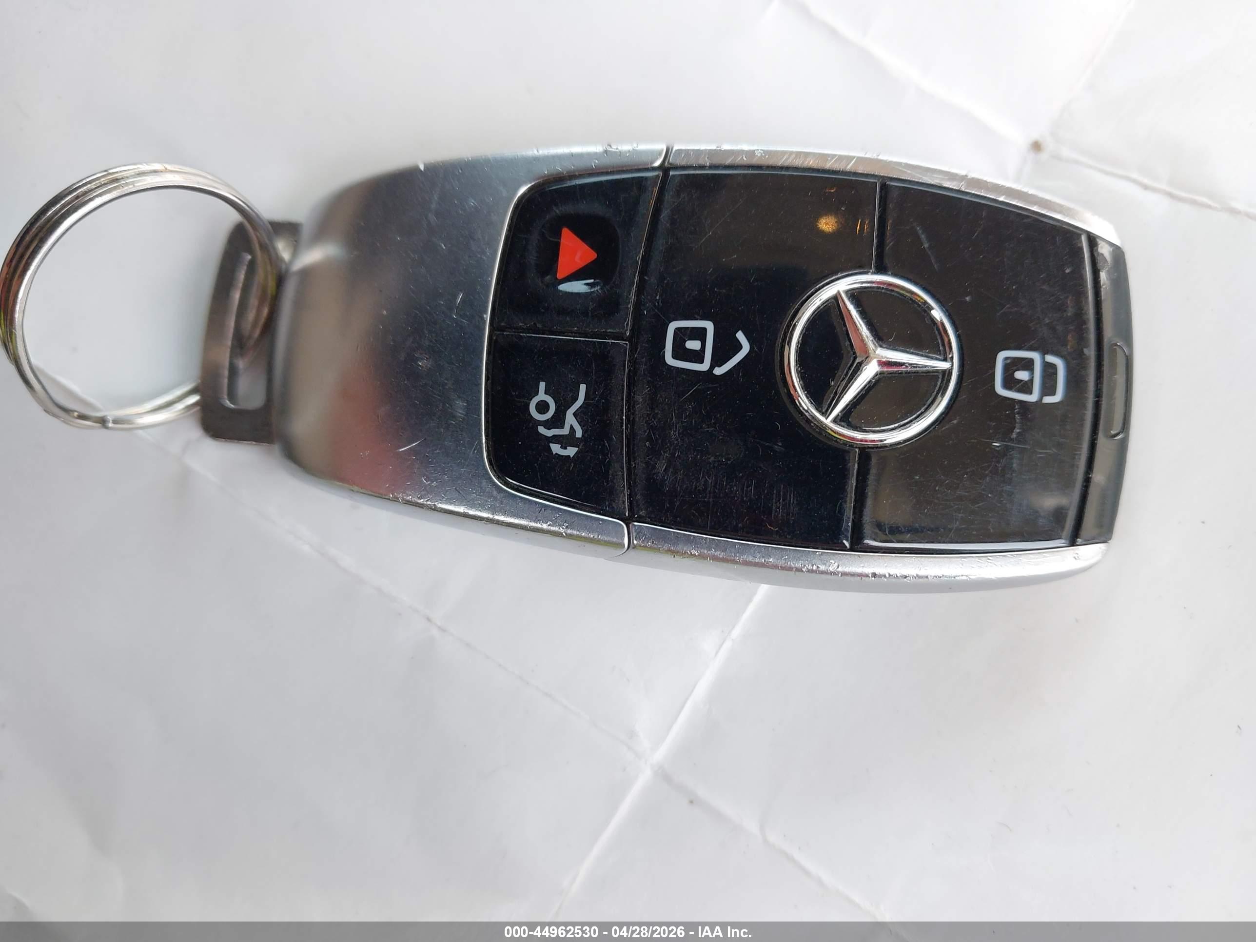 MERCEDES-BENZ E image 11