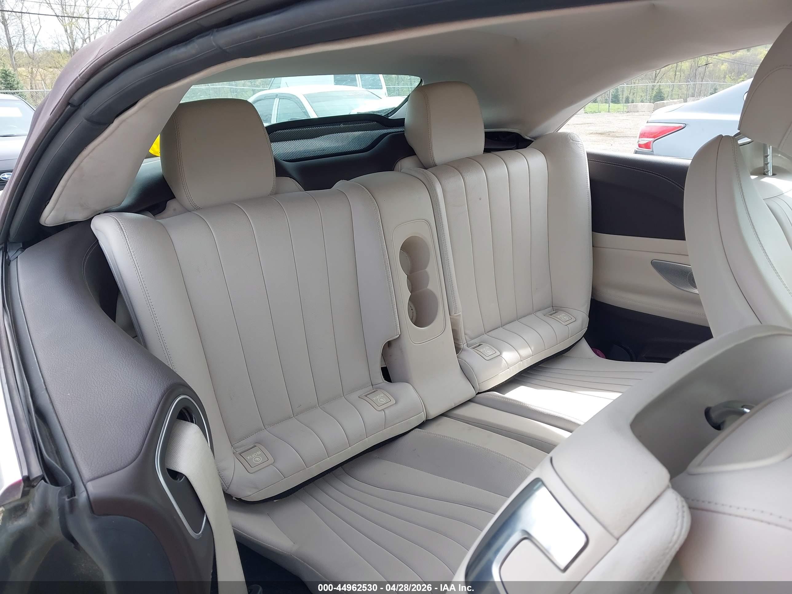 MERCEDES-BENZ E image 8