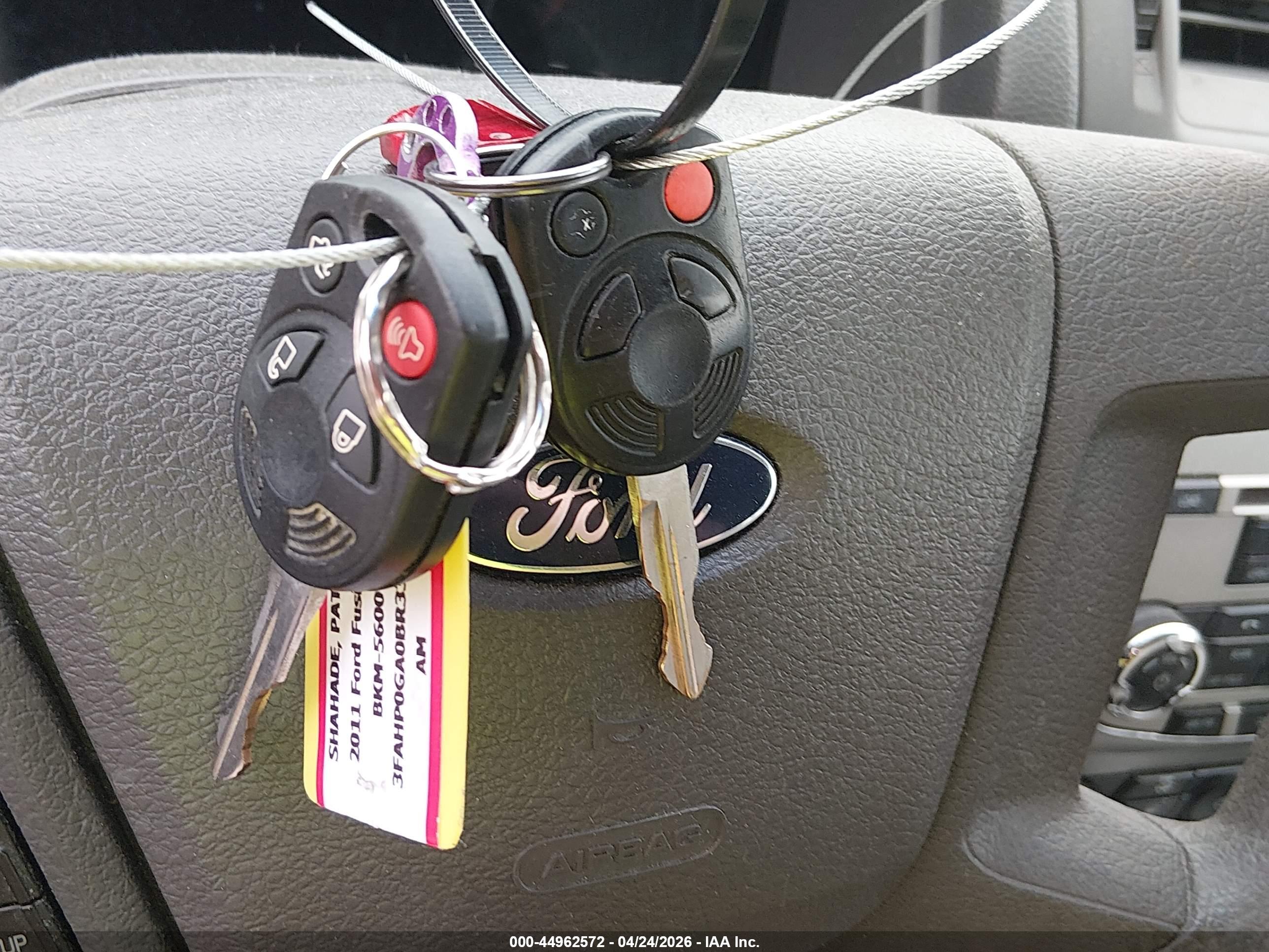 FORD FUSION image 11
