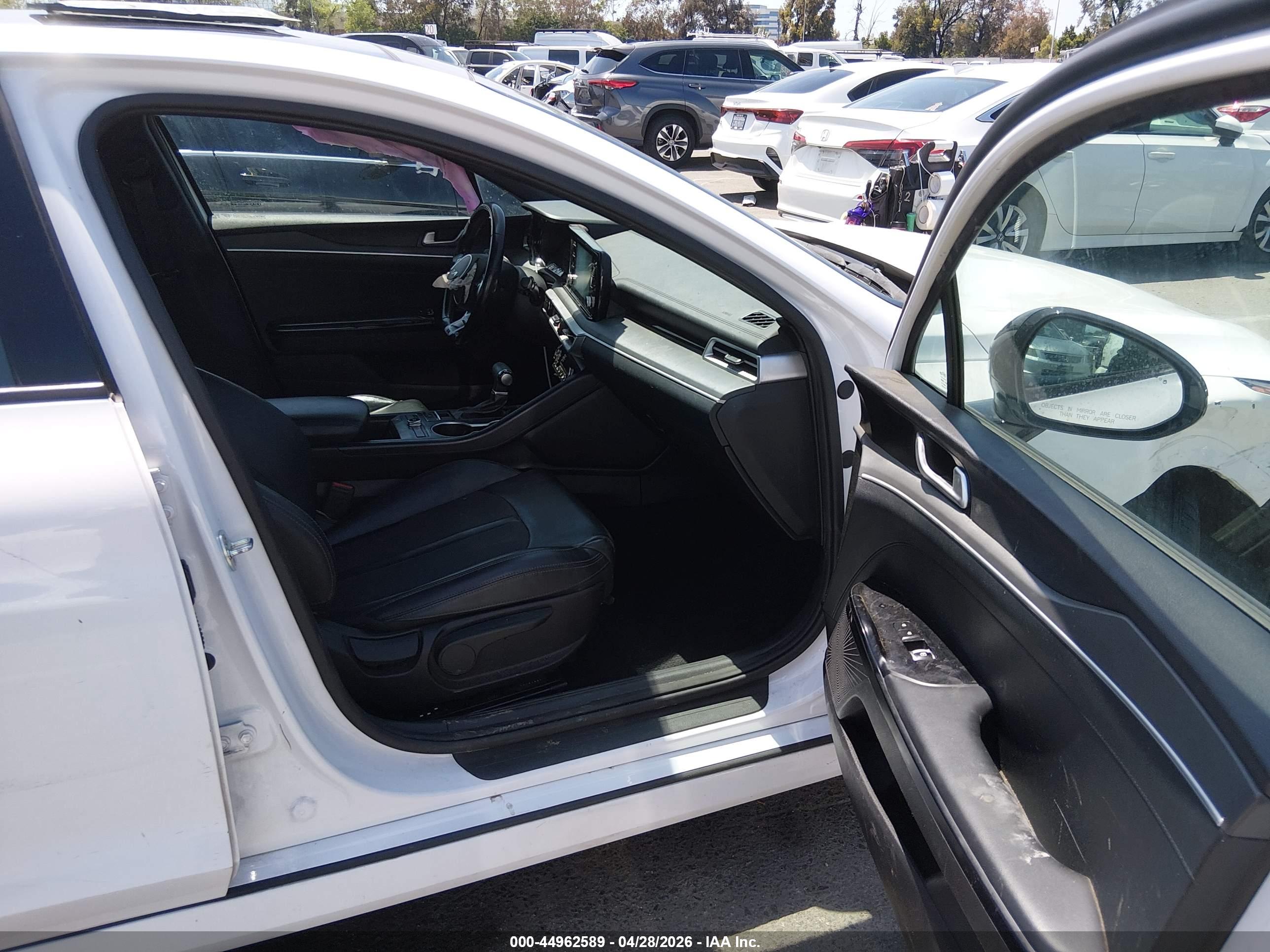 KIA K5 image 5
