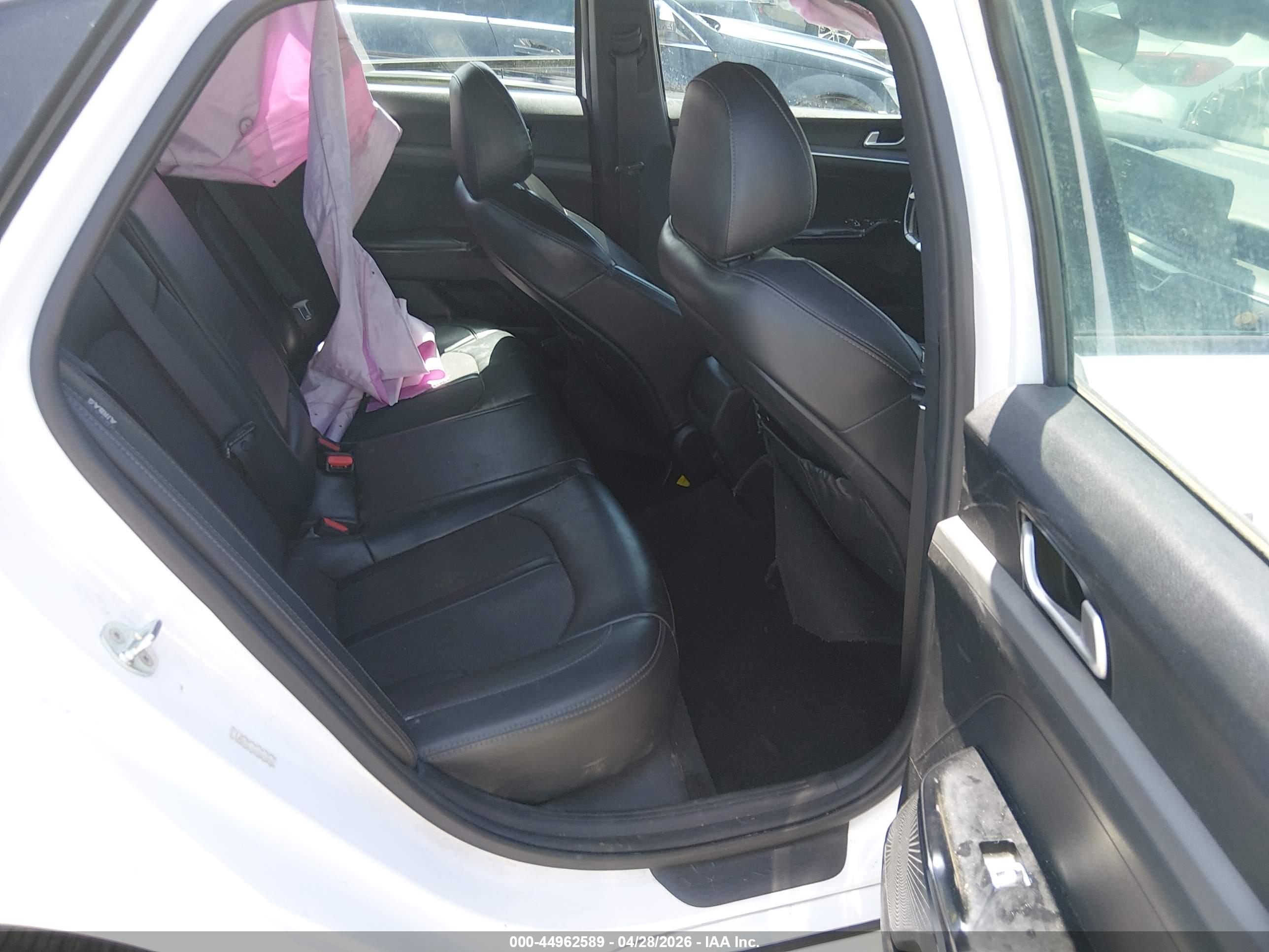 KIA K5 image 8