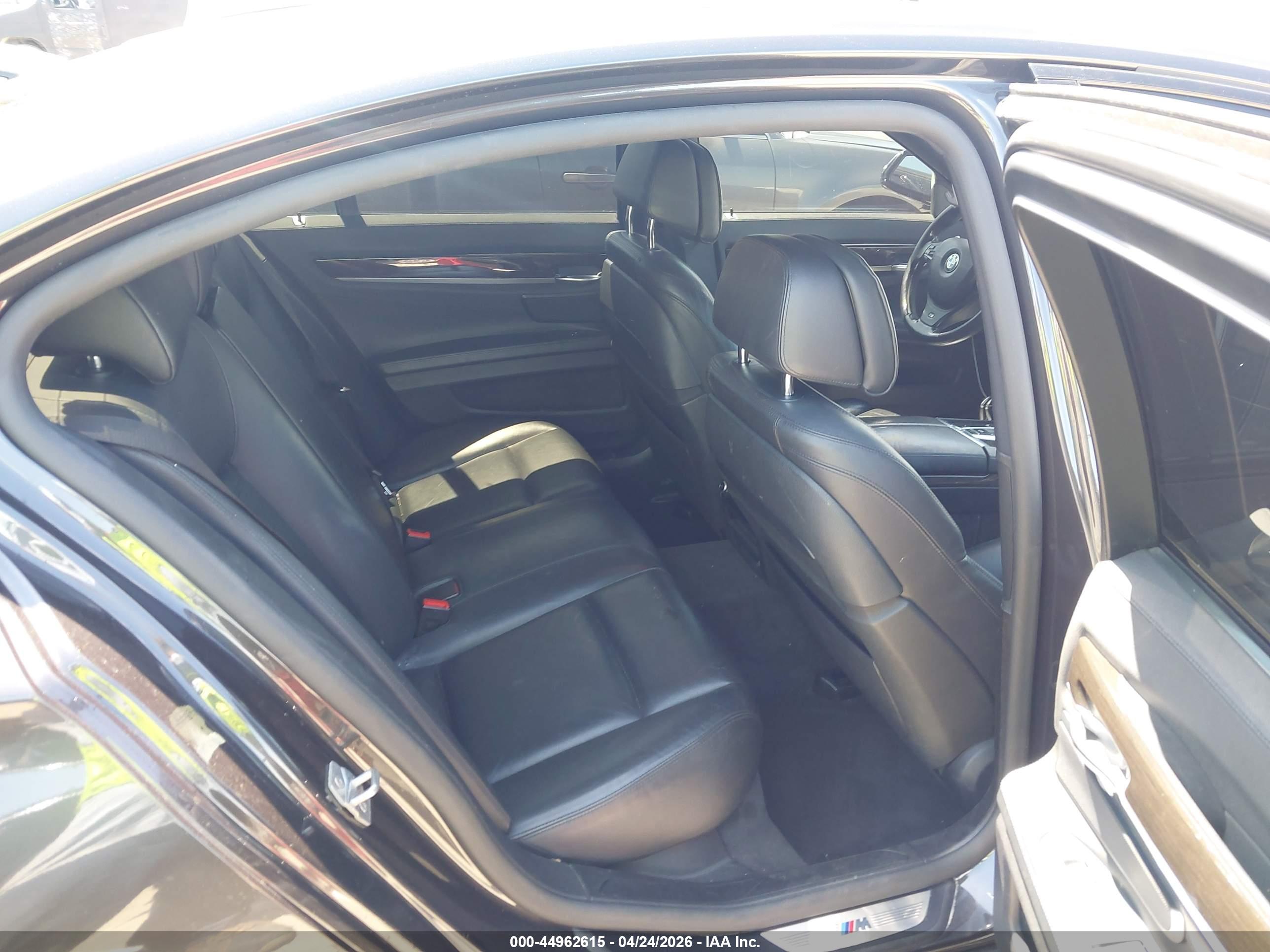 BMW 750I image 8