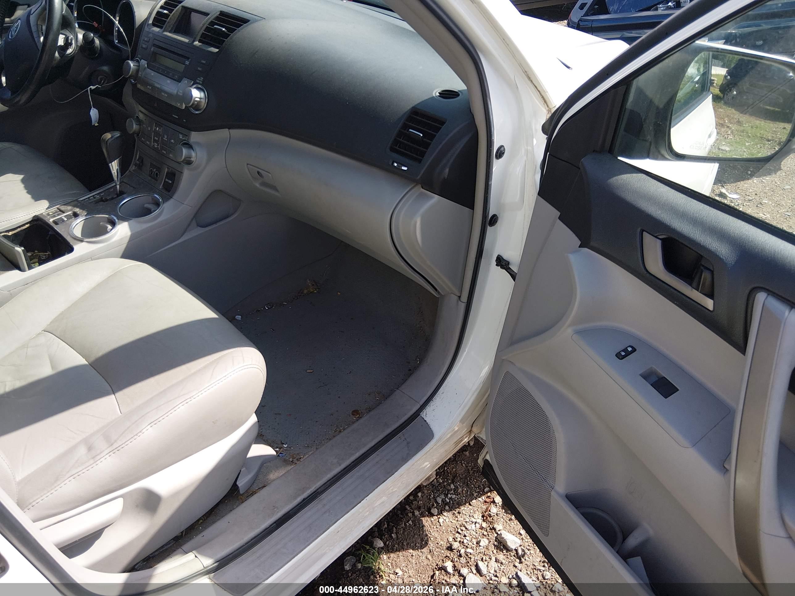 TOYOTA HIGHLANDER image 5