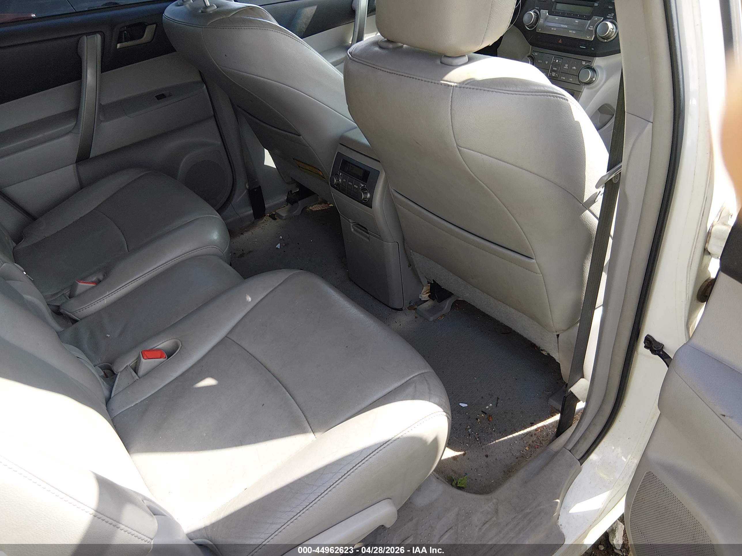 TOYOTA HIGHLANDER image 8