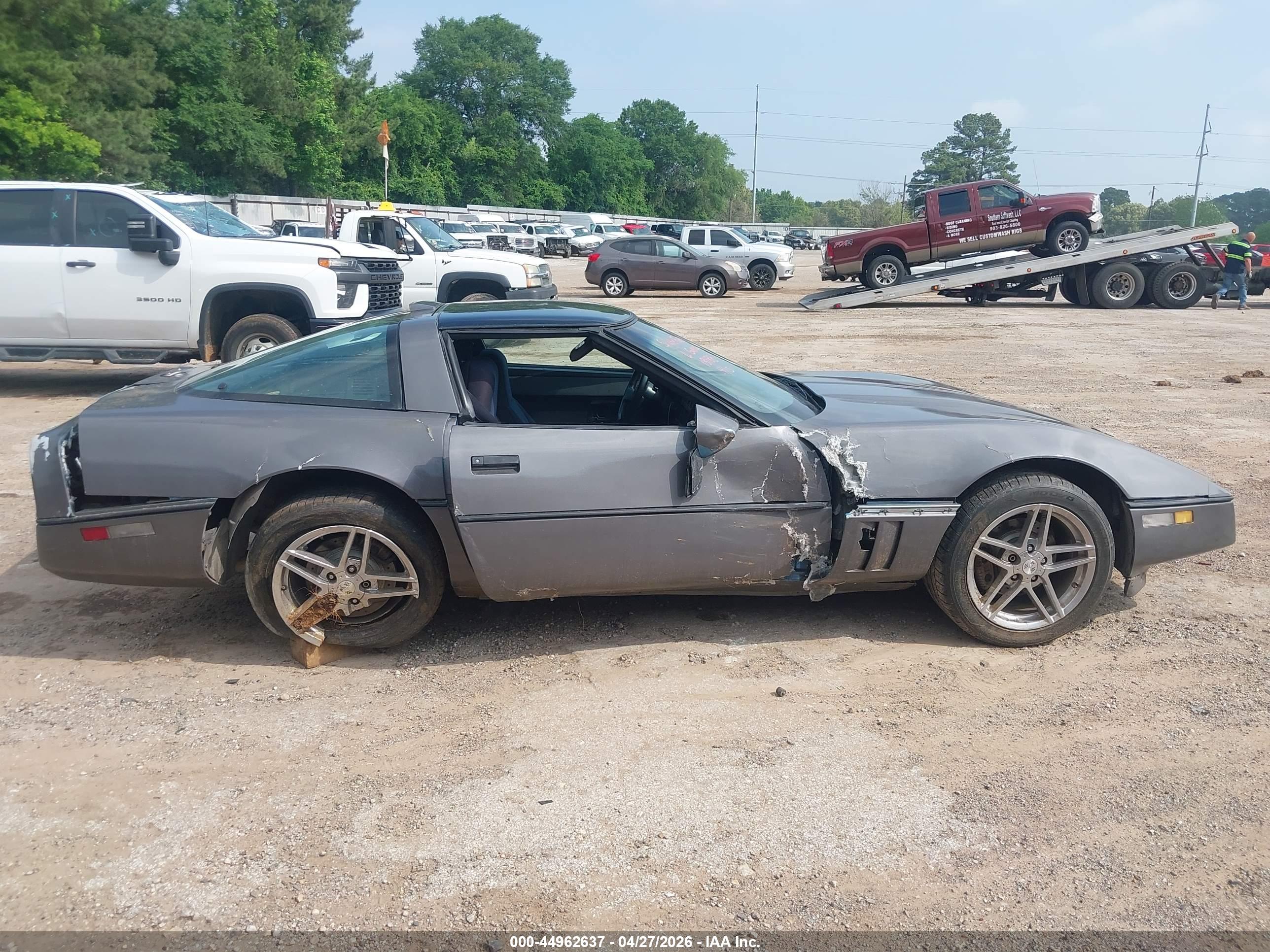 CHEVROLET CORVETTE image 6