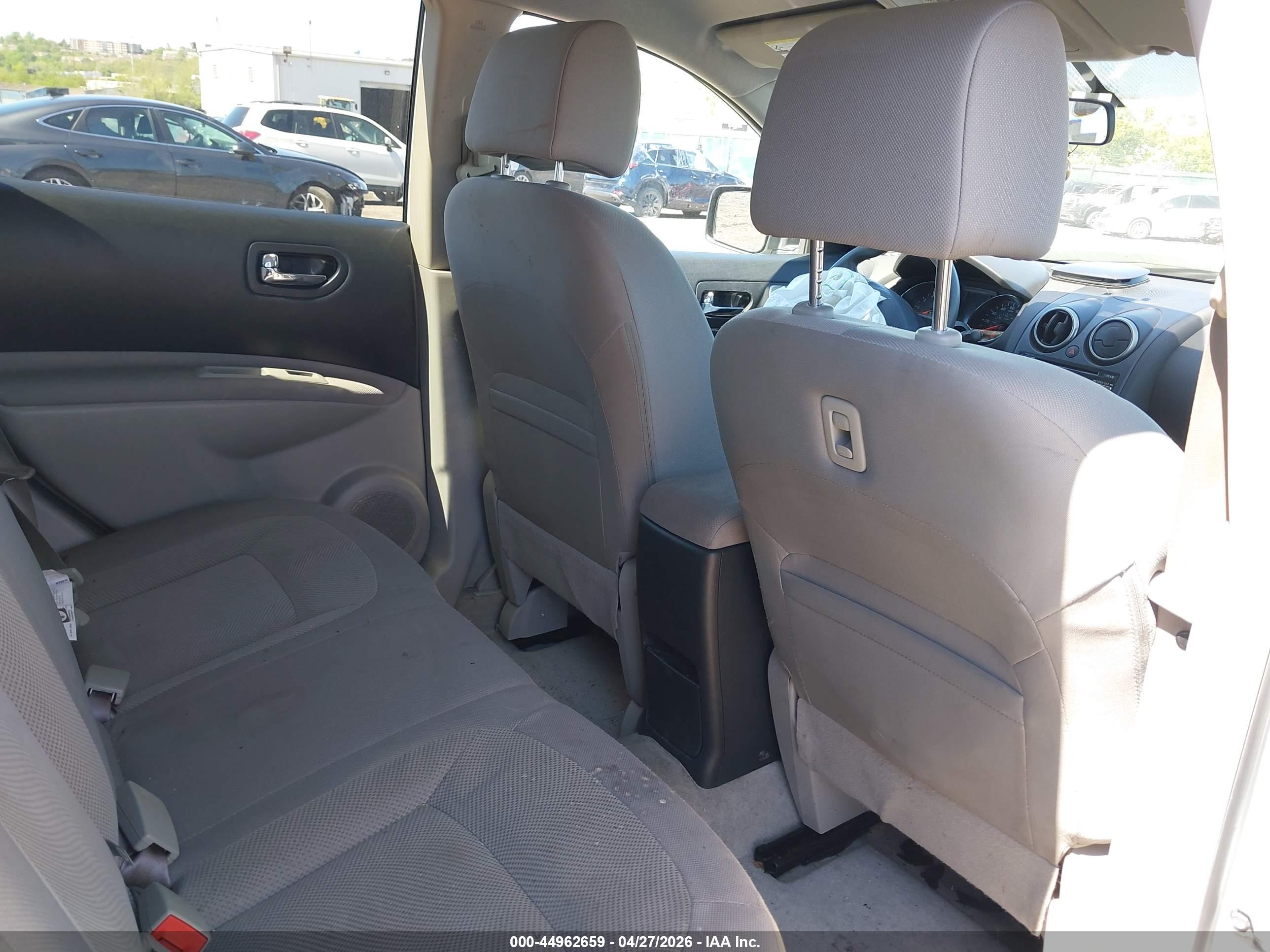 NISSAN ROGUE image 8