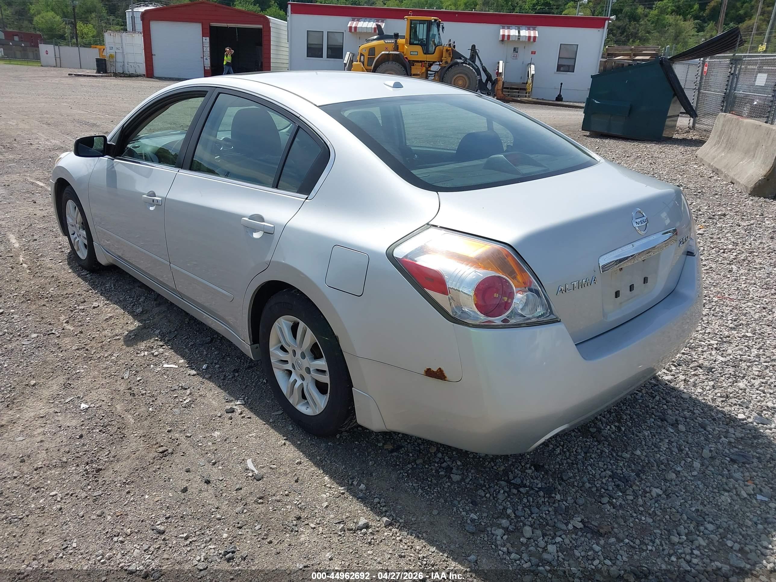 NISSAN ALTIMA image 3