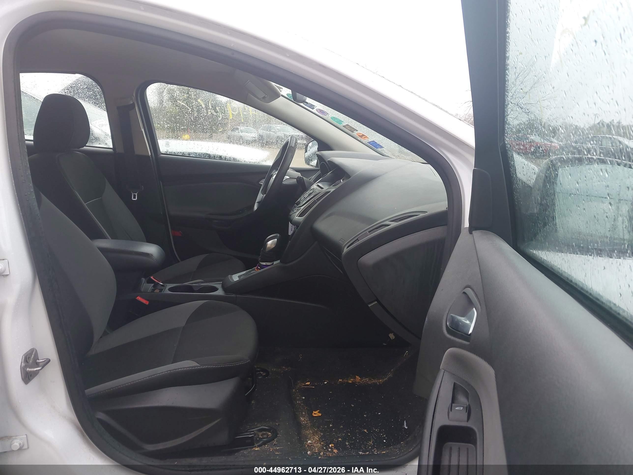 FORD FOCUS image 5