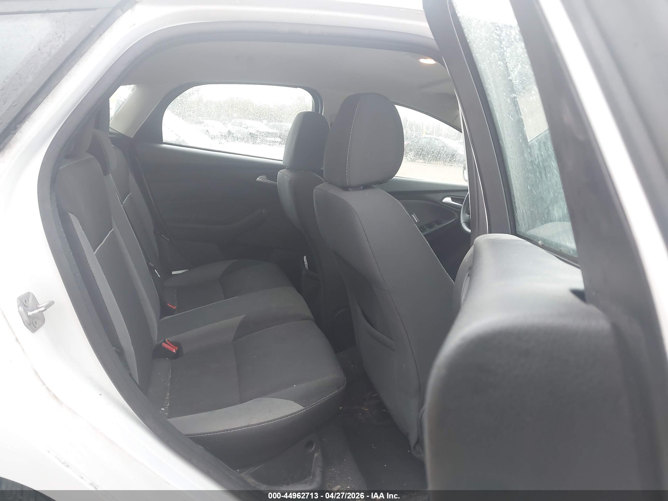 FORD FOCUS image 8