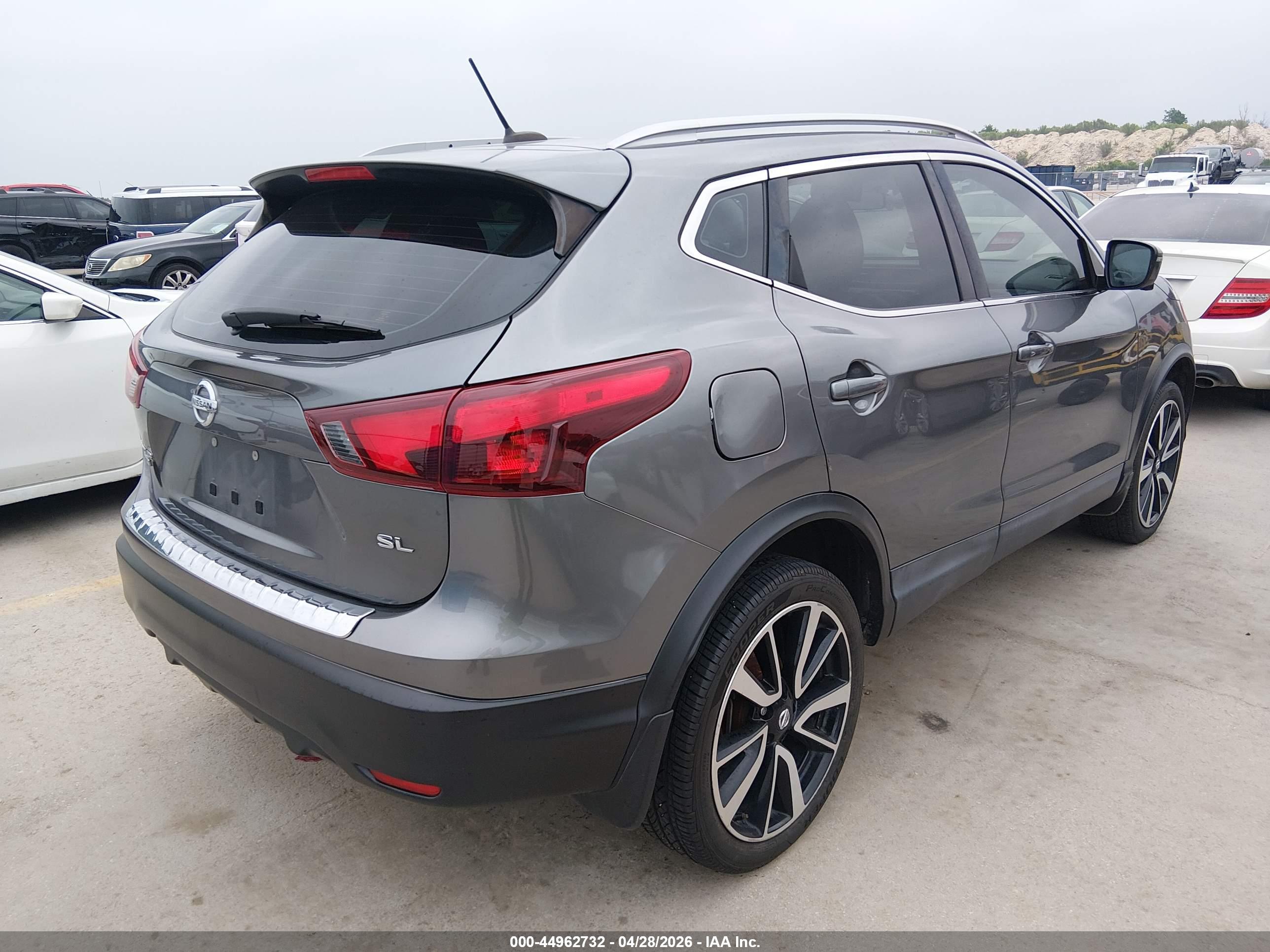 NISSAN ROGUE image 4