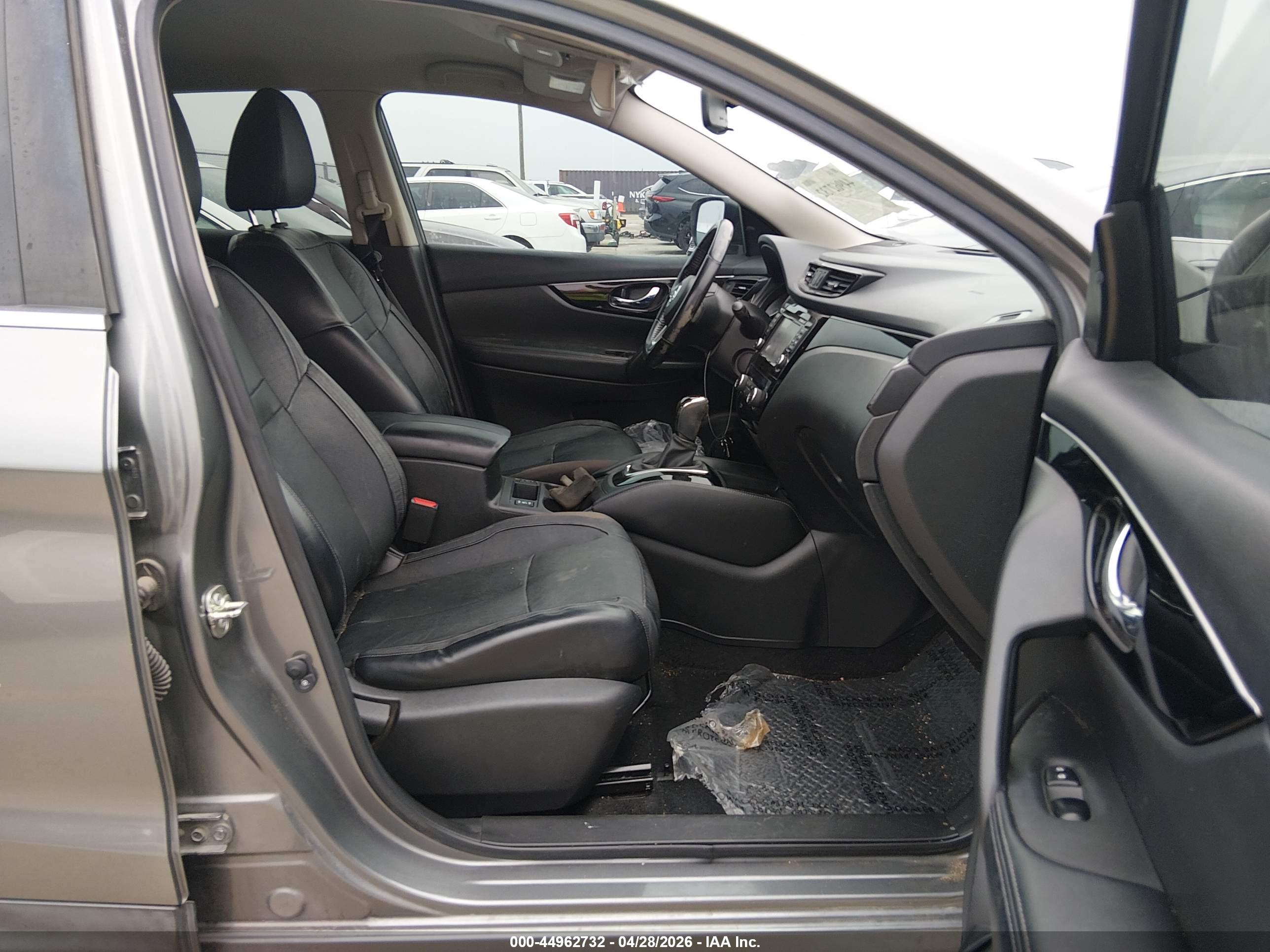 NISSAN ROGUE image 5
