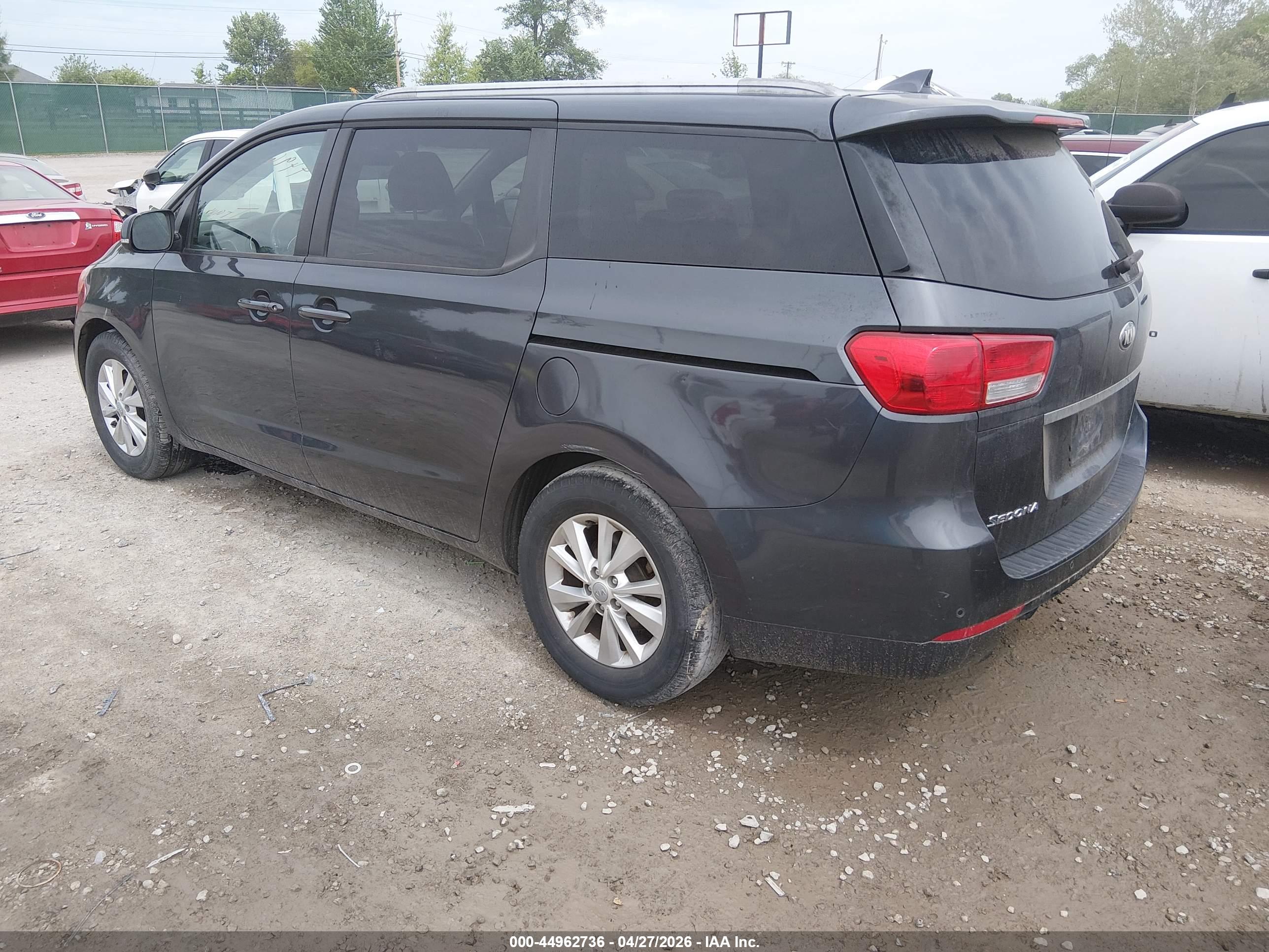 KIA SEDONA image 3