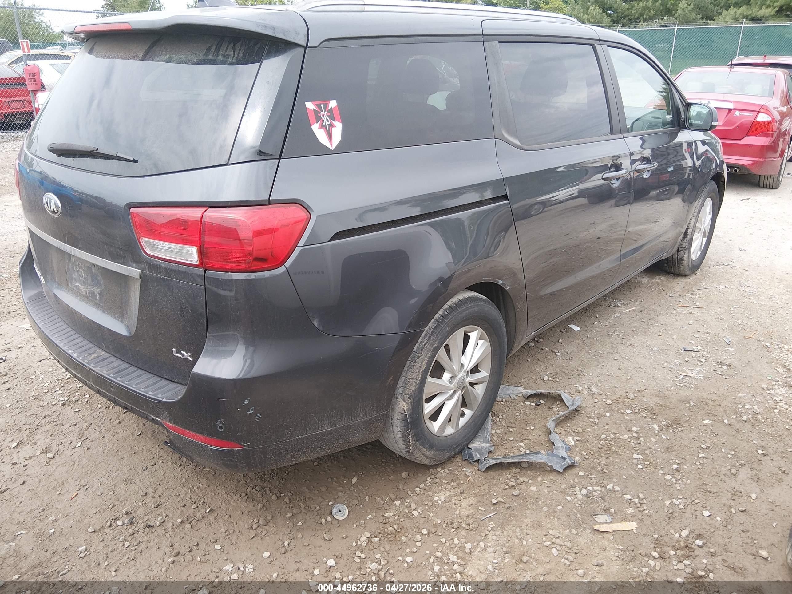 KIA SEDONA image 4