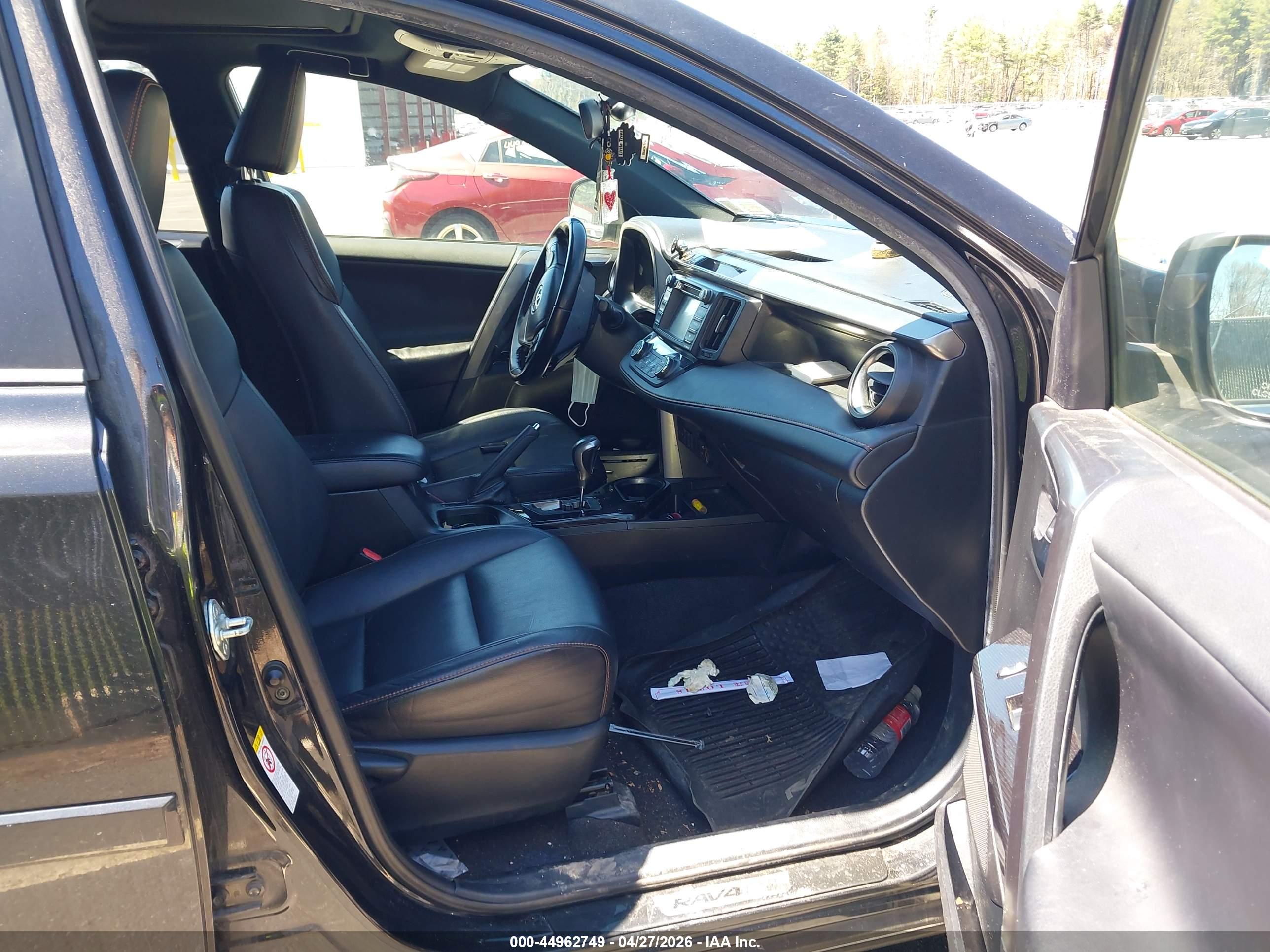 TOYOTA RAV4 image 5