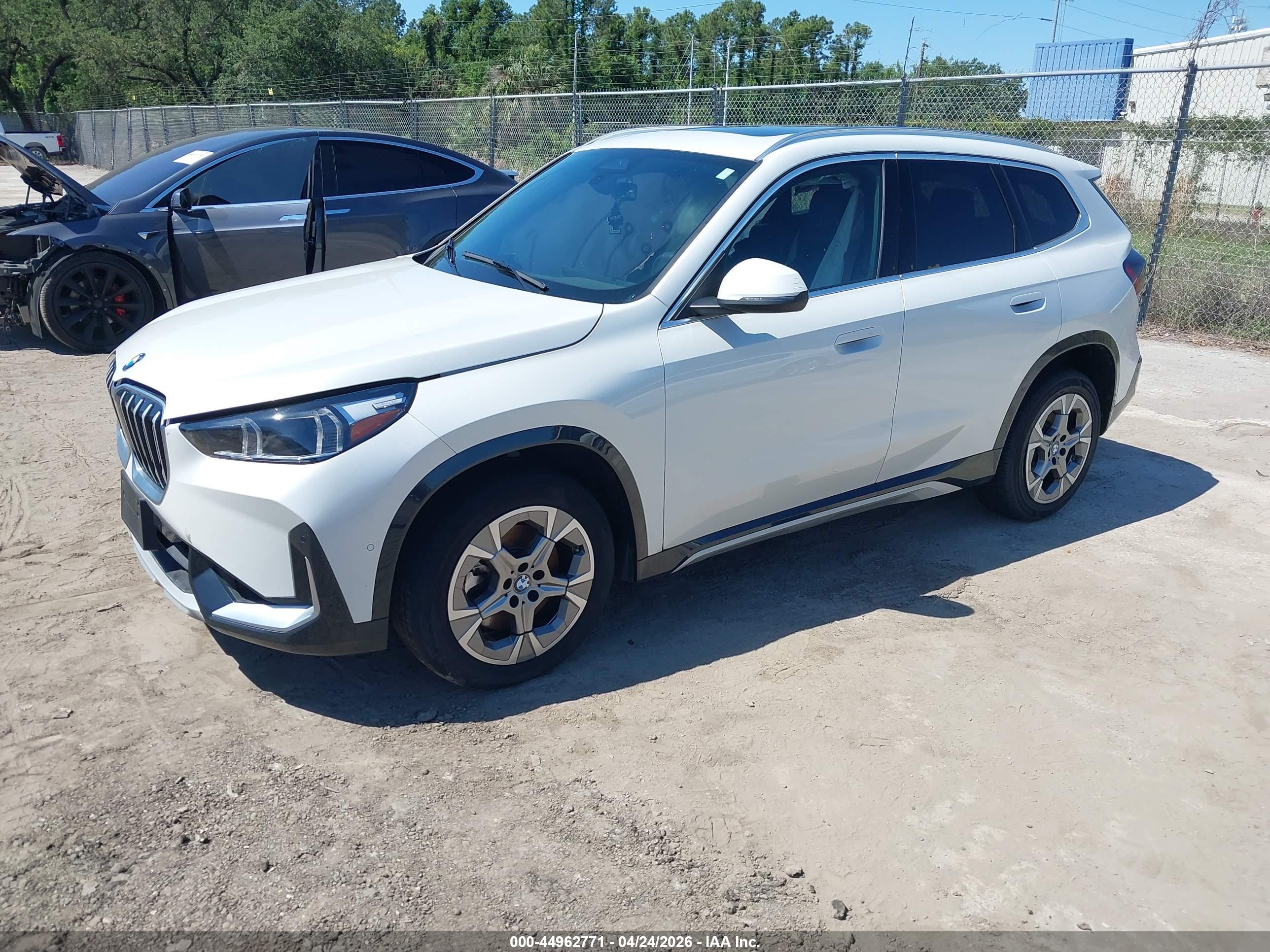 BMW X1 image 2