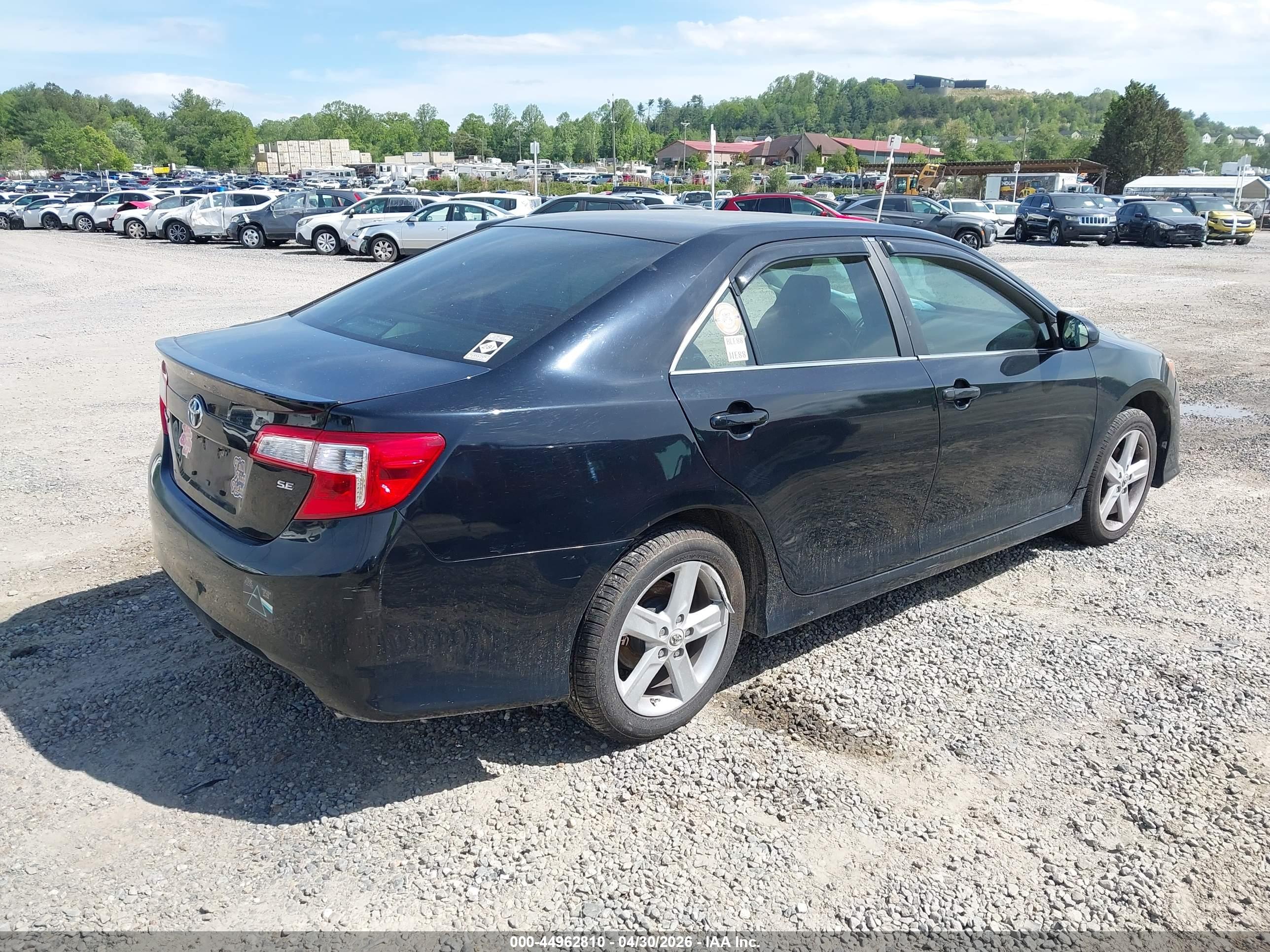 TOYOTA CAMRY image 4