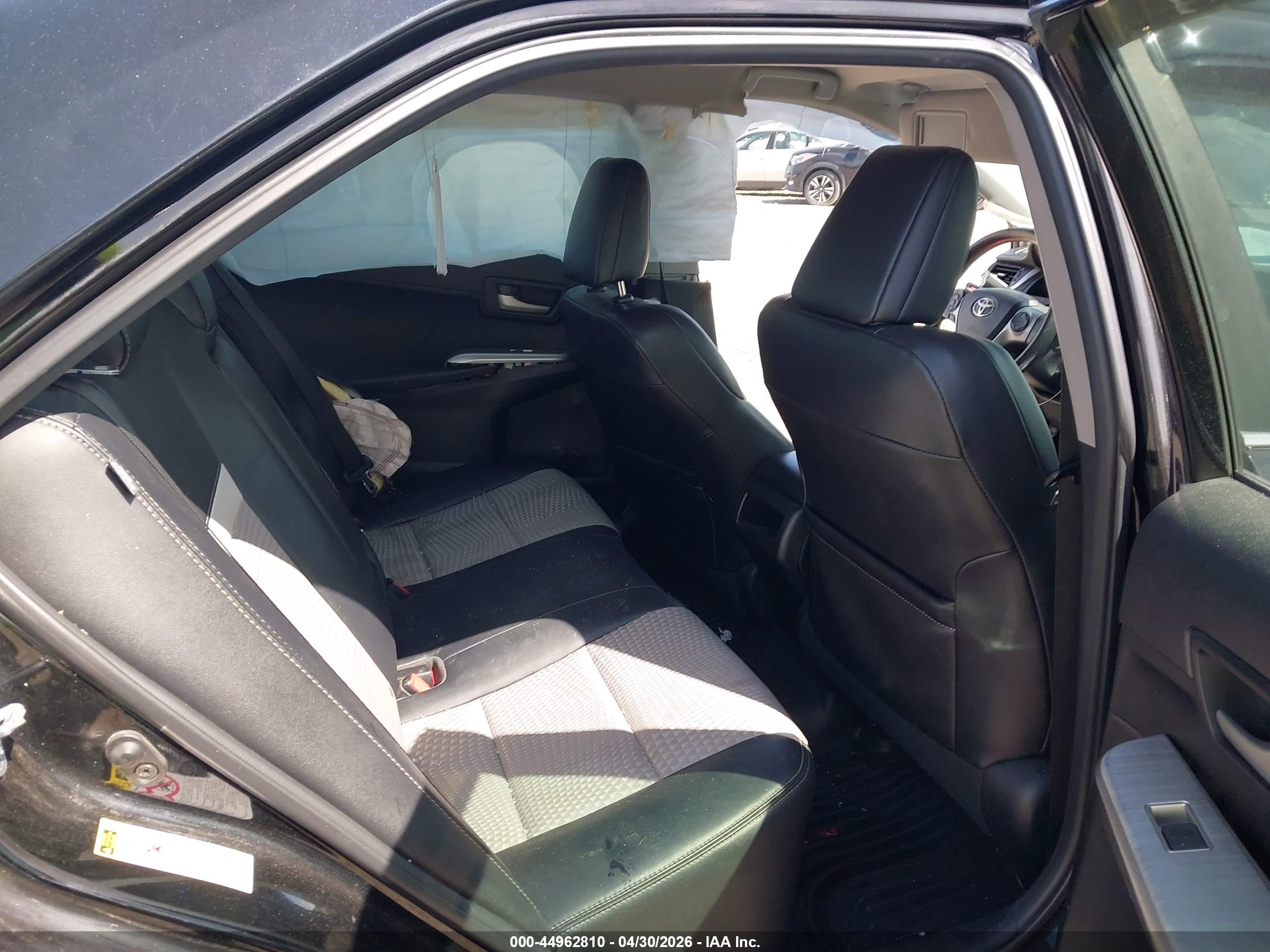 TOYOTA CAMRY image 8