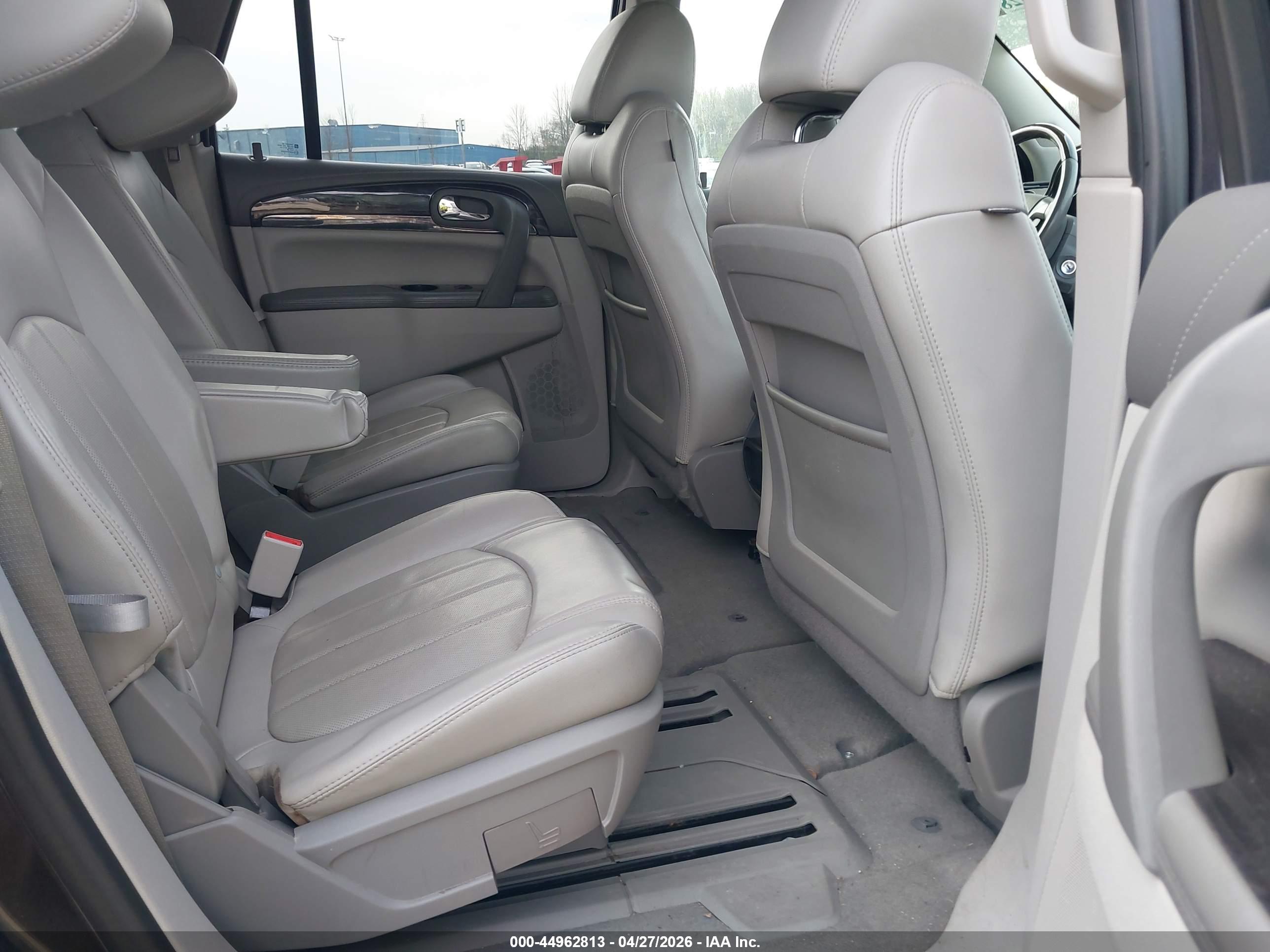 BUICK ENCLAVE image 8