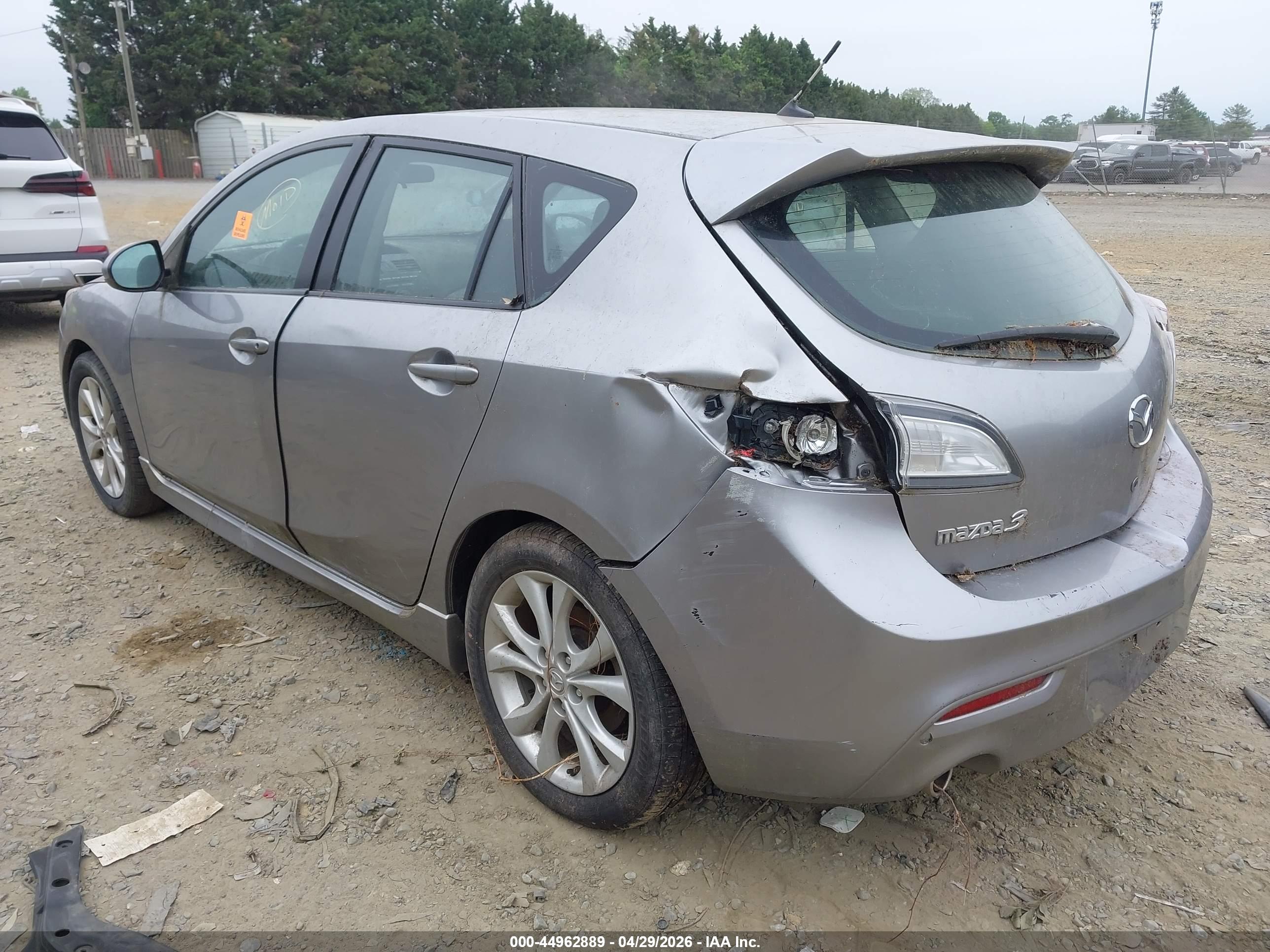MAZDA MAZDA3 image 3