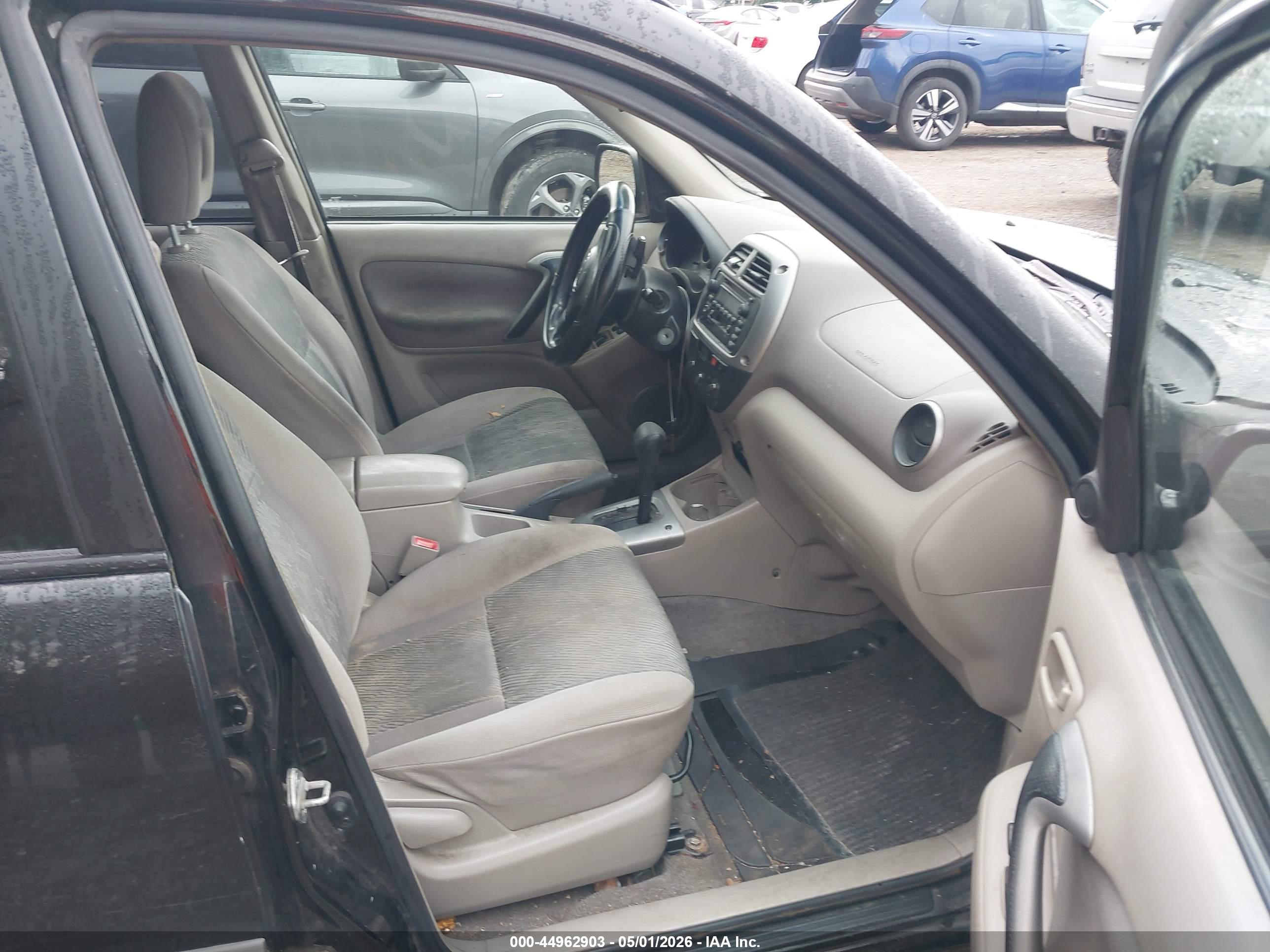 TOYOTA RAV4 image 5