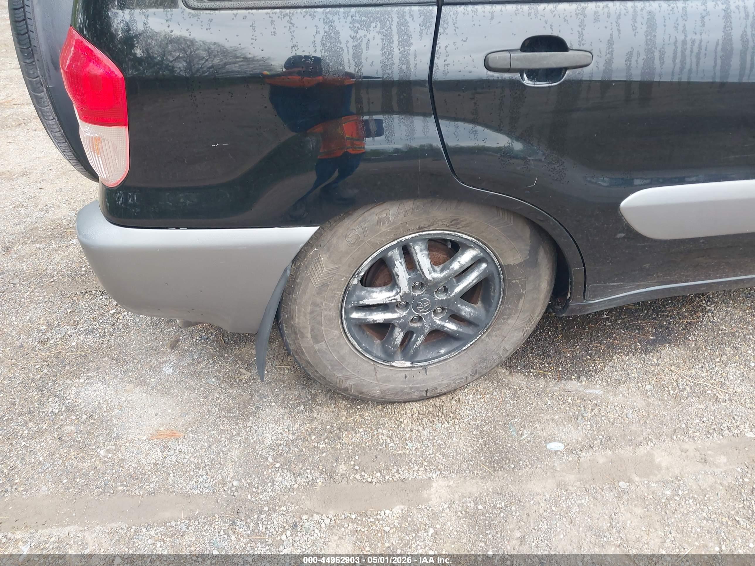 TOYOTA RAV4 image 6