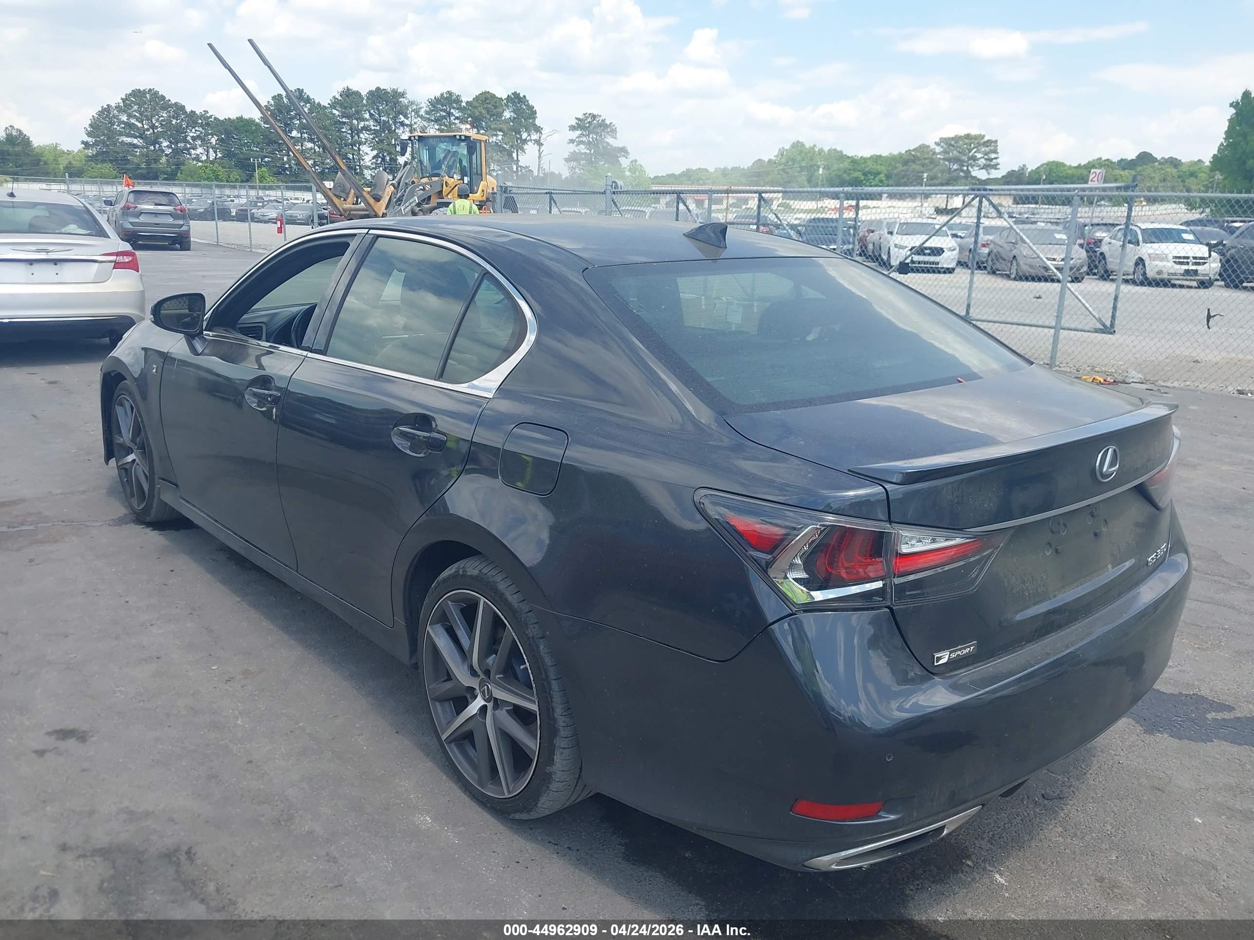 LEXUS GS image 3